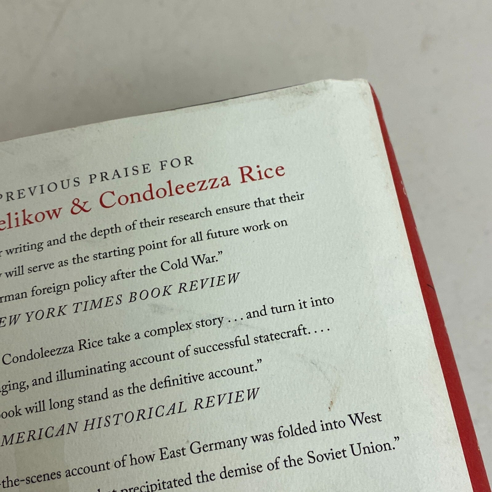 To Build a Better World: Choices to End the Cold War and Create a Gl - VERY GOOD