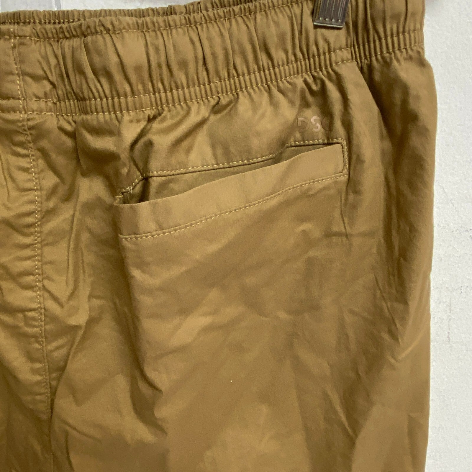 DSG Men's 6" Inseam Cotton Woven Shorts Sahara Sand Relaxed Solid Trend DAM13135