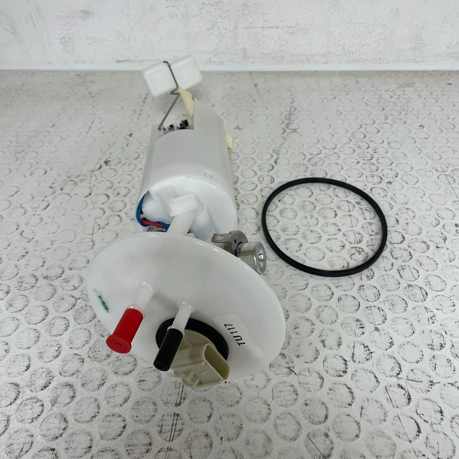 DENSO 953-3003 Fuel Pump Module 96-00 Chrysler Town & Country Dodge Caravan