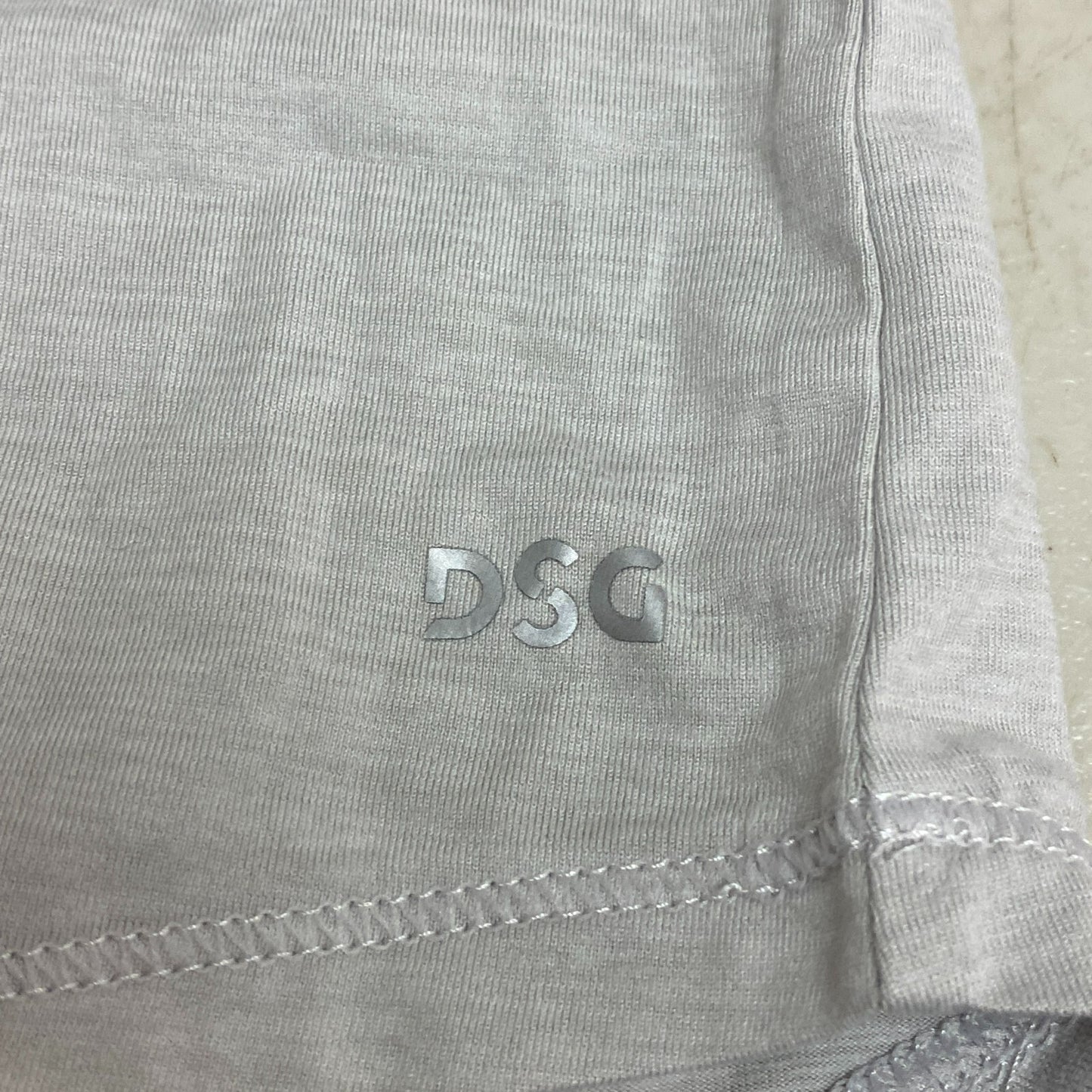 DSG Woman's Movement Tee Heather Short Sleeve Light Heather Grey DAW11150YH