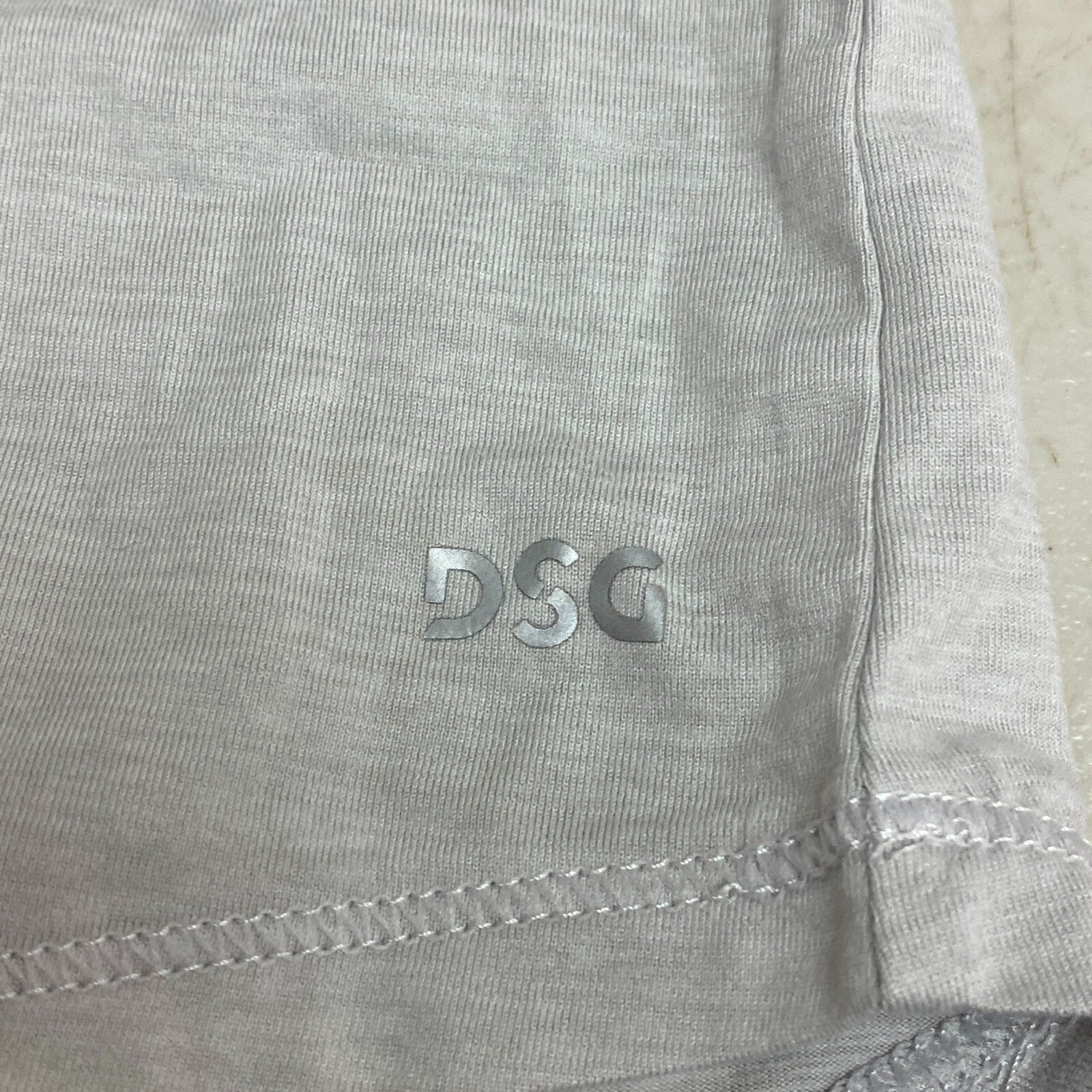 DSG Woman's Movement Tee Heather Short Sleeve Light Heather Grey DAW11150YH