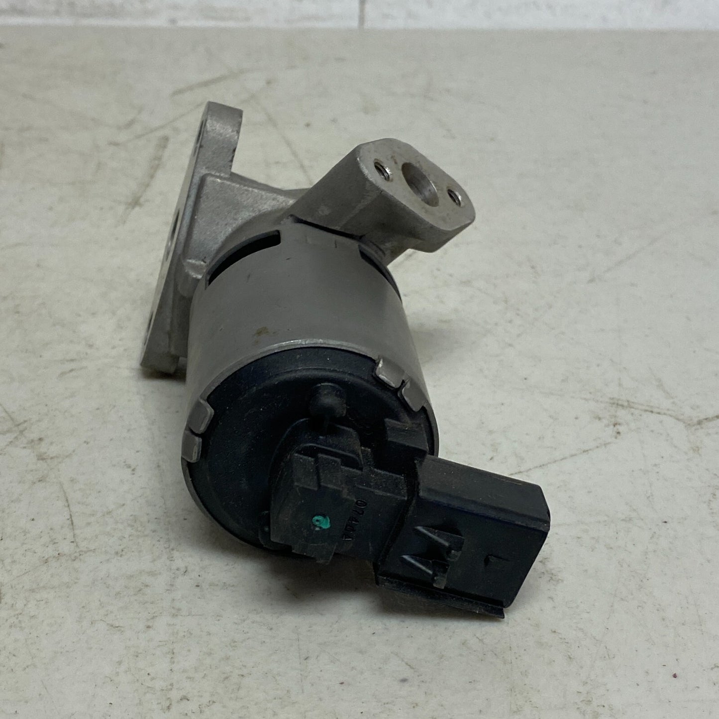 Exhaust Gas Recirculation (EGR) Valve-VIN: R Standard EGV825