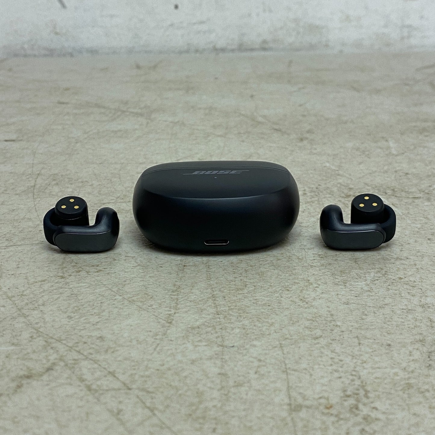 Bose Ultra Open Earbuds Black Made for iPhone | iPad ,work with Android New !!