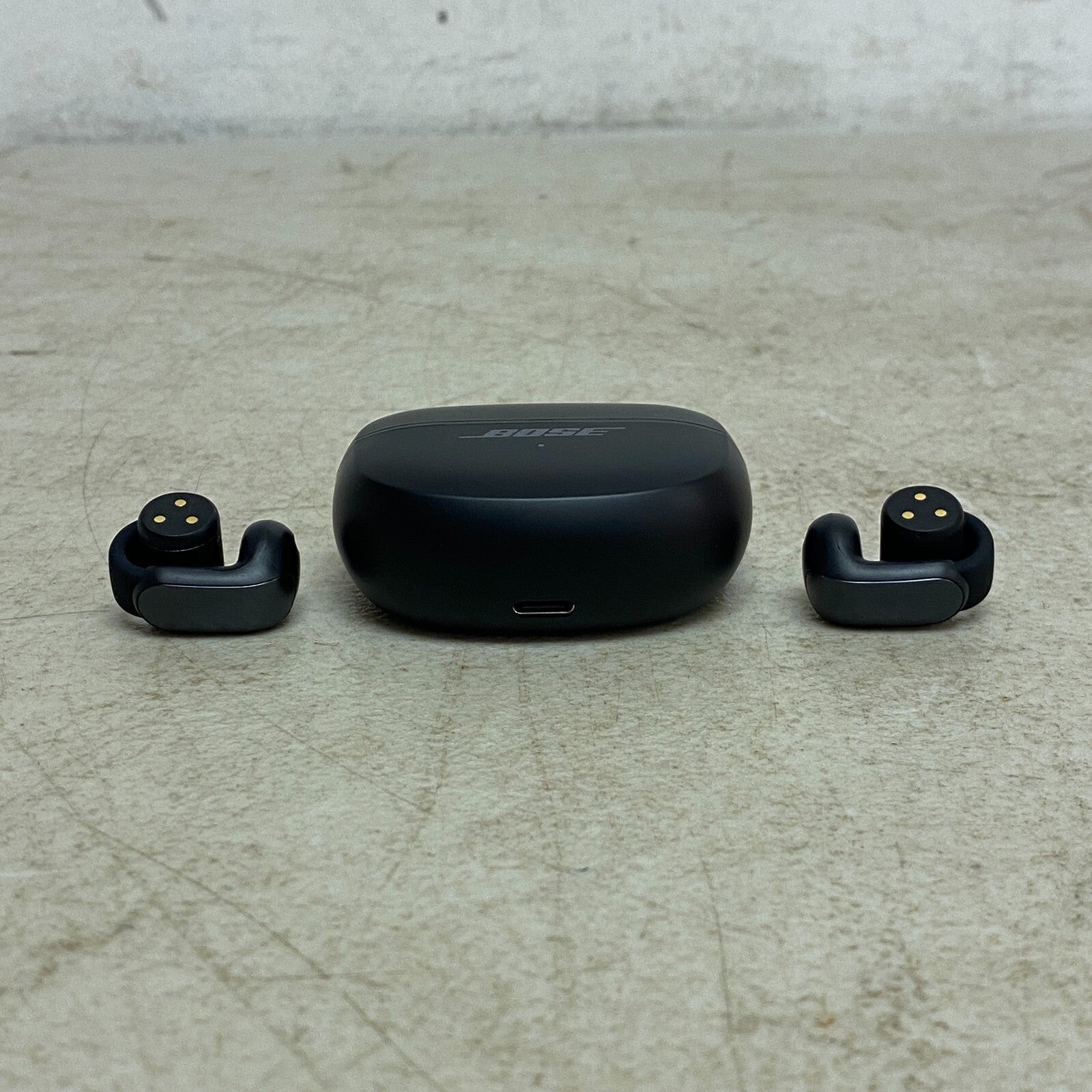 Bose Ultra Open Earbuds Black Made for iPhone | iPad ,work with Android New !!