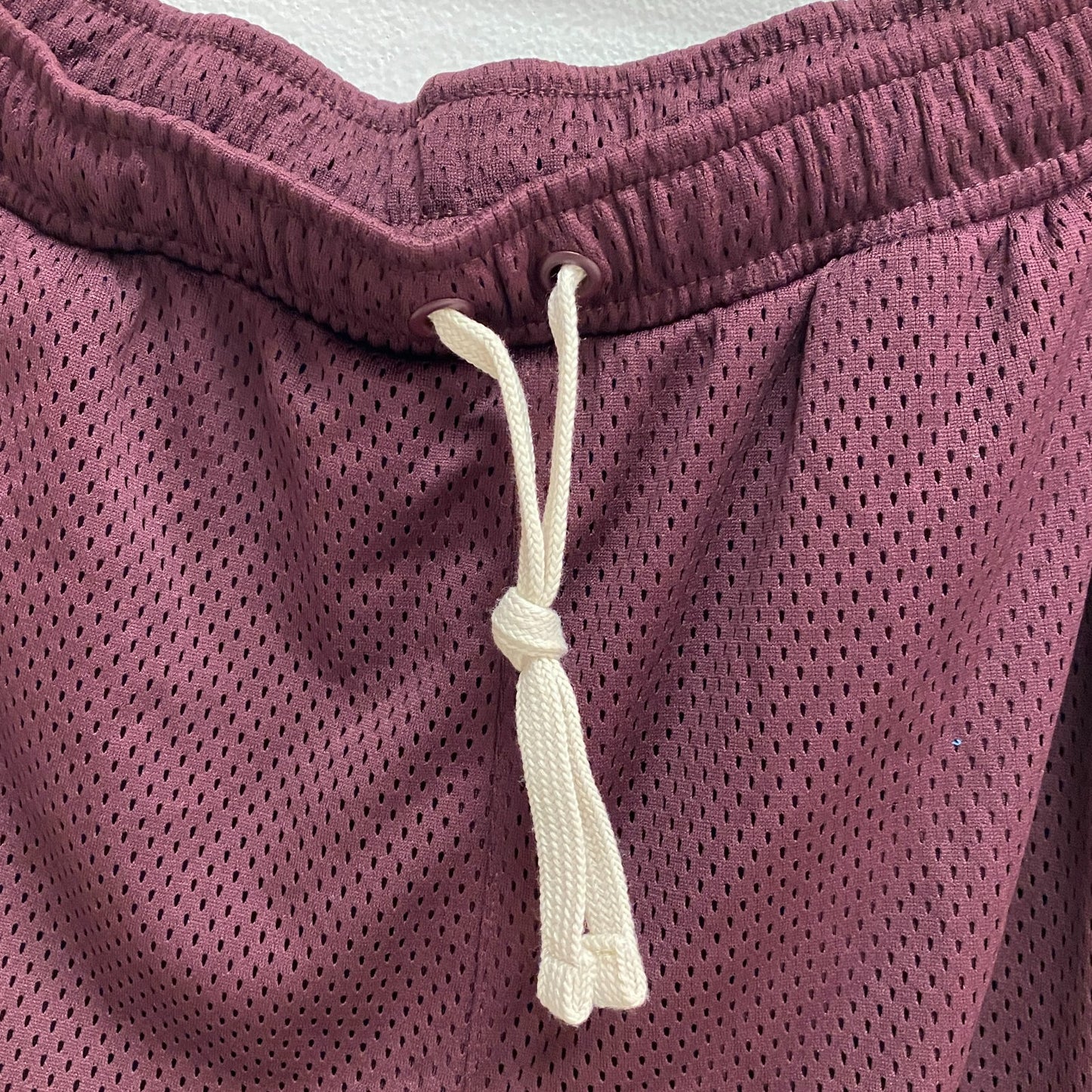 DSG Men's 6" Relaxed Mesh Rec Short Team Burgundy/Light Sand Training DAM23105