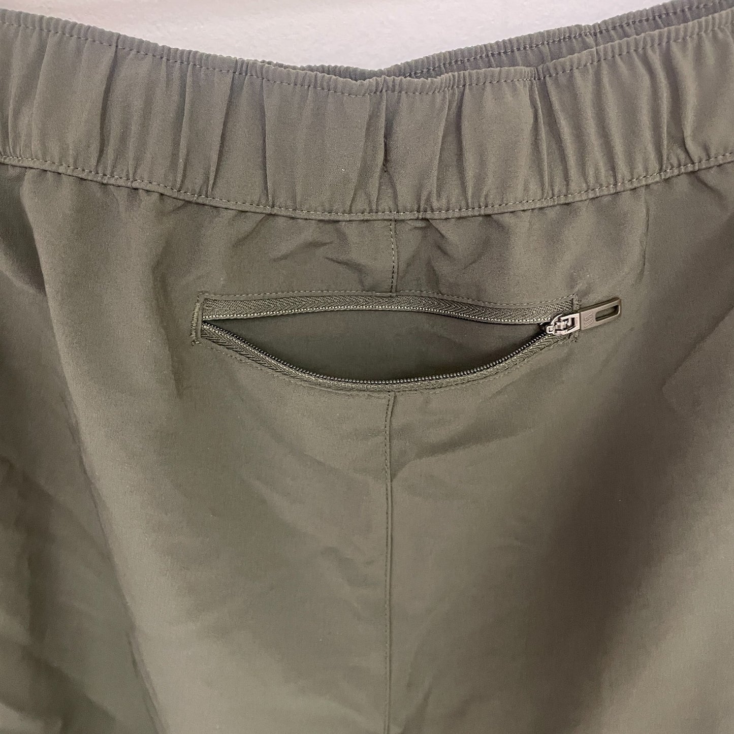 Menâs Mix Media Training Pants Forest Night MAX100404 NWT Gymwear New
