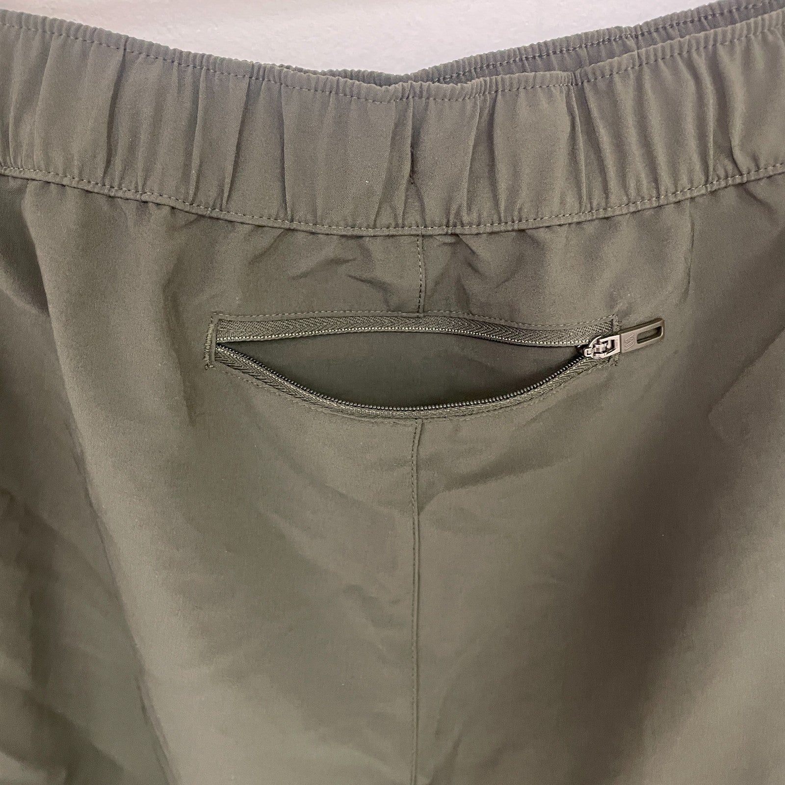 Menâs Mix Media Training Pants Forest Night MAX100404 NWT Gymwear New