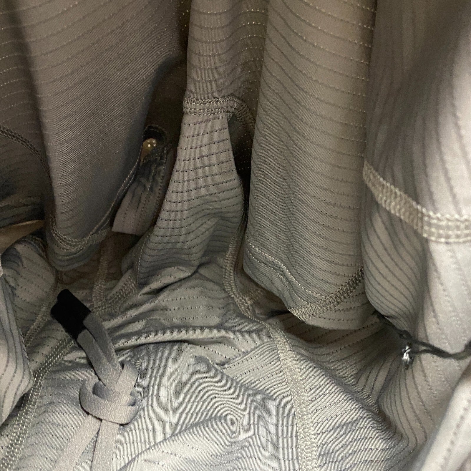 VRST Men's 7â Accelerate Relaxed Running Brief Short Silver Shadow MAX2315057