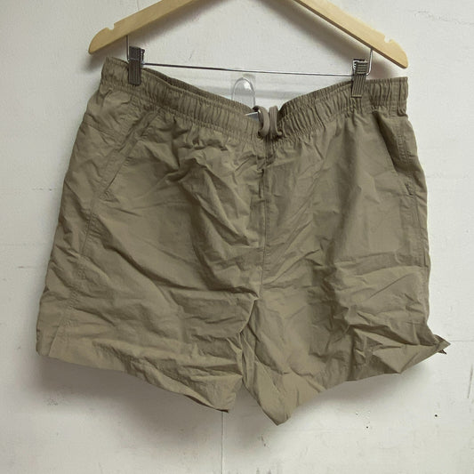 DSG X TWITCH + ALLISON Men's 6â Nylon Lifestyle Shorts Khaki Solid BOSSM13131
