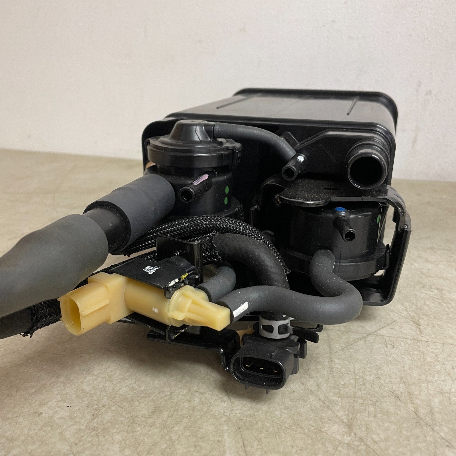 CARQUEST CPN1201 Premium Vapor Canister Charcoal Emission Canister