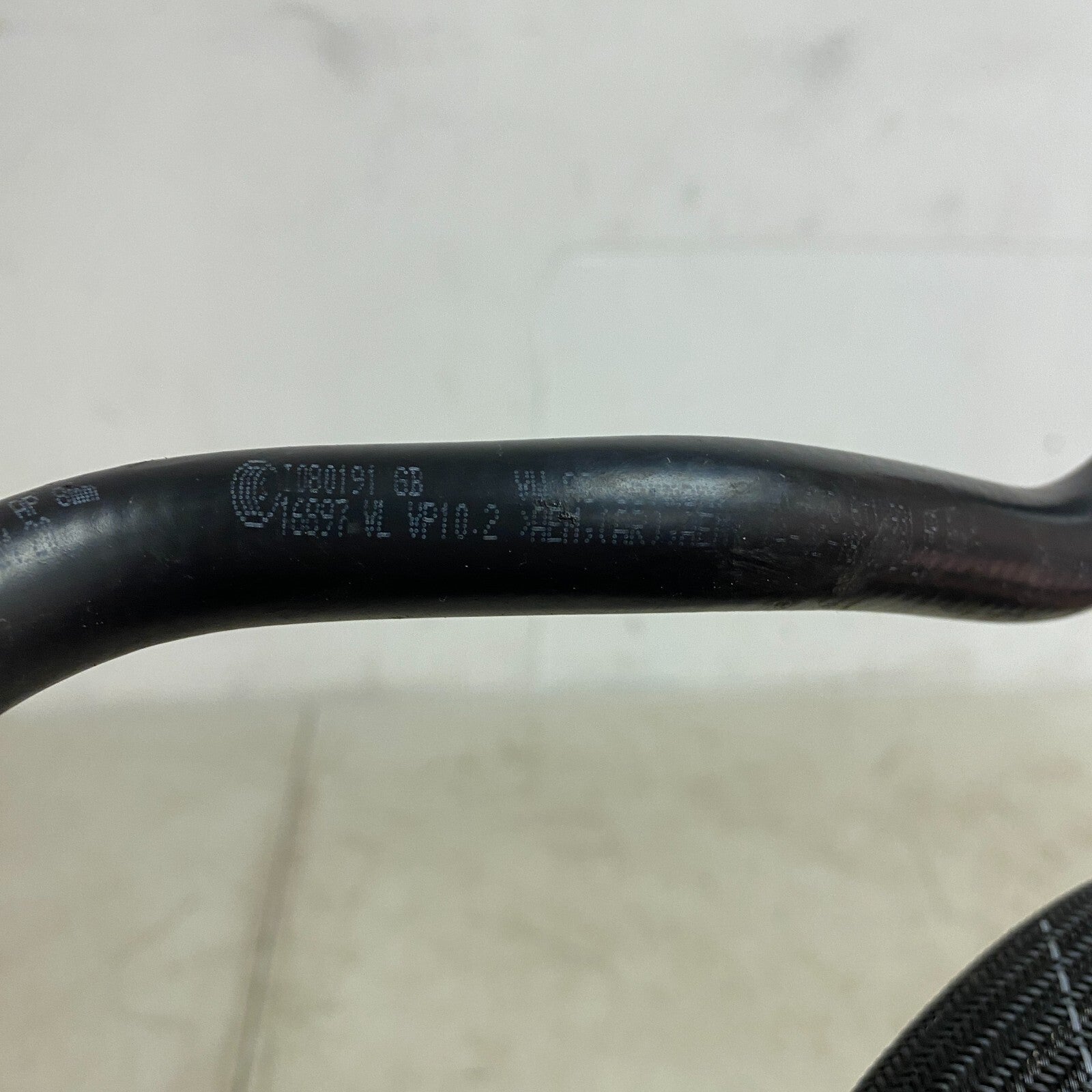 AUDI A4 B8 VACUUM HOSE PIPE 06E133773BE ORIGINAL
