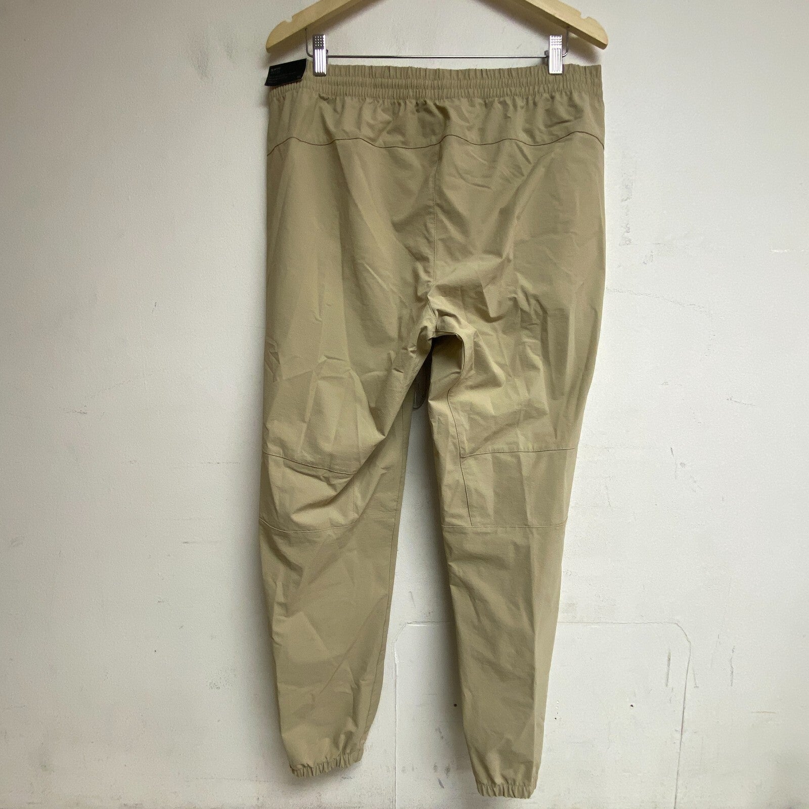 VRST Men's Training  Slim Fit Jogger Pant Tapered Below The Knee  Sandy Clay New