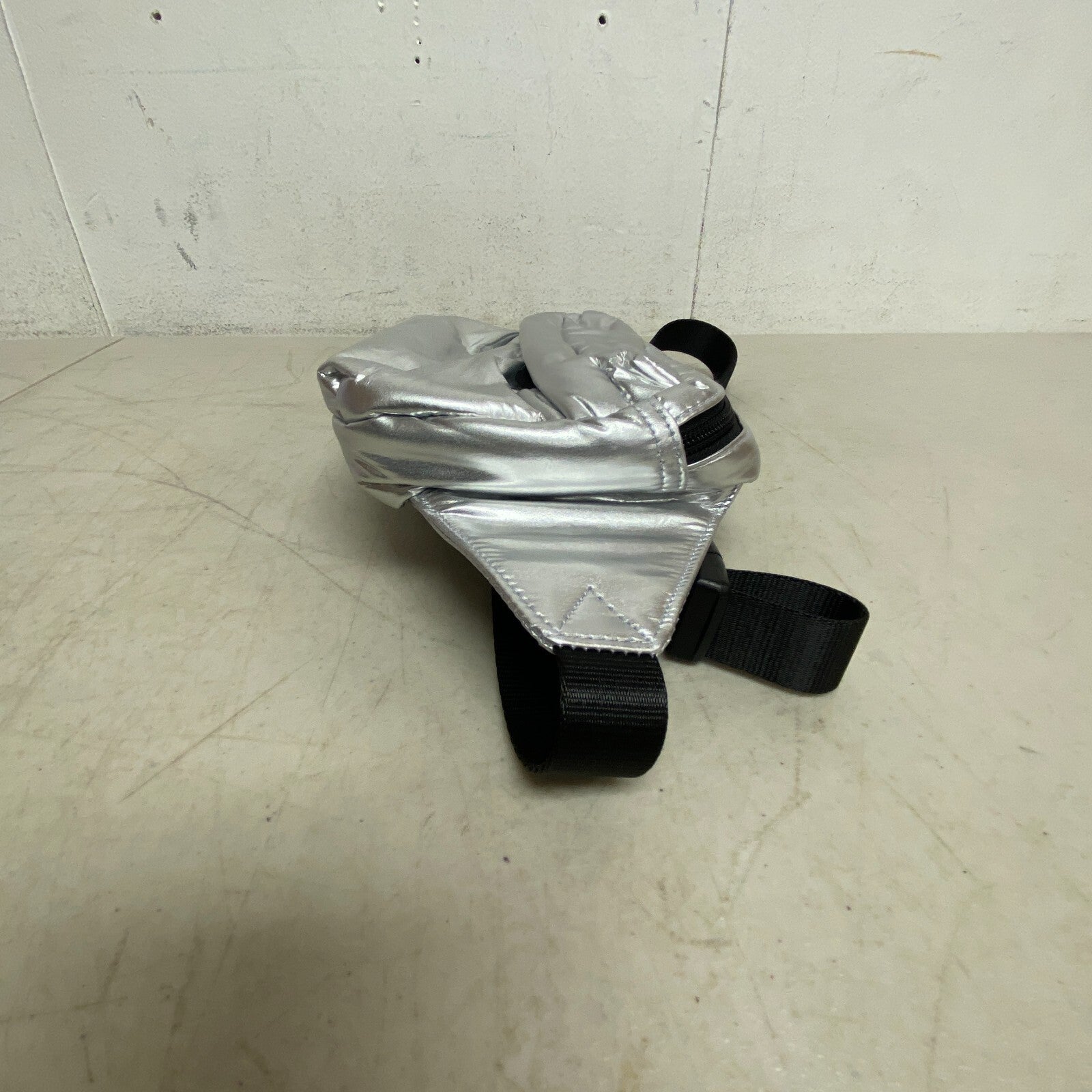 DSG Women's Accessories Essential Crossbody Bag Waist Pack Silver DSGBOSS05 New