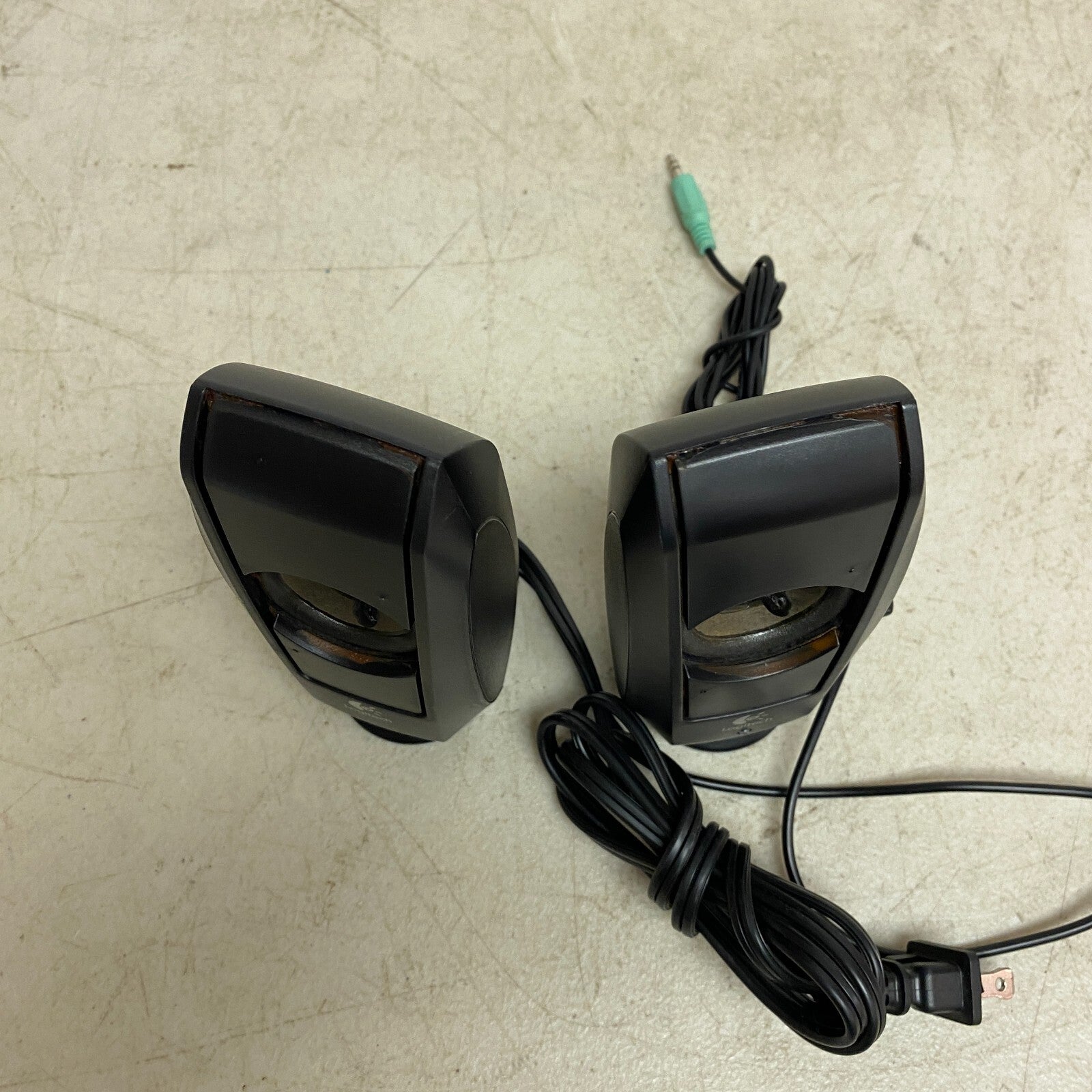 Logitech S120 Black Desktop Speaker System , Used Very Good