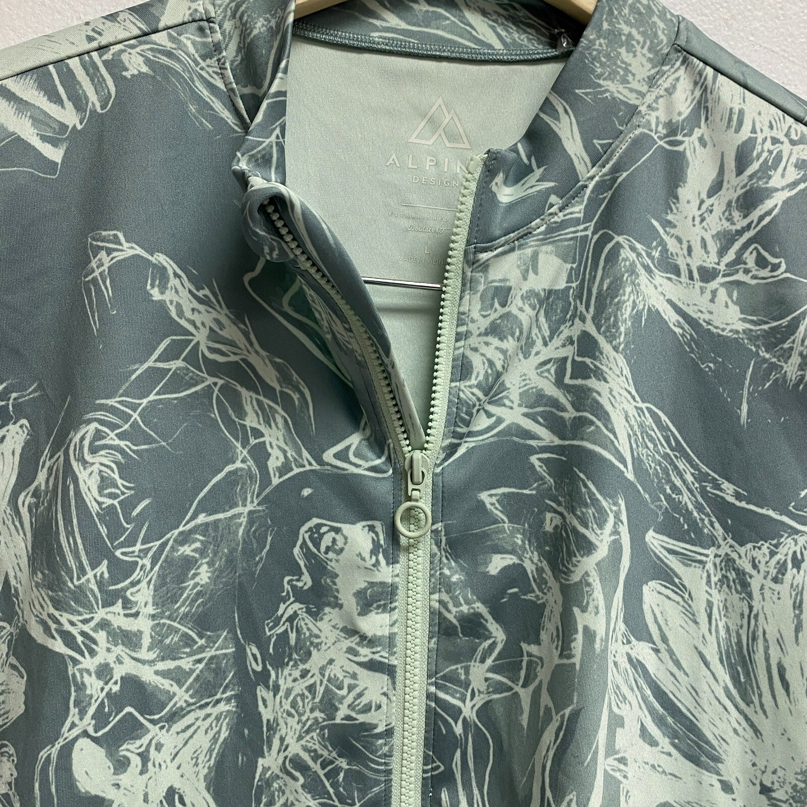 Alpine Design Women's Zip Half Sleeve Shirt Print Mineral Jade/FLoral ADW13196P