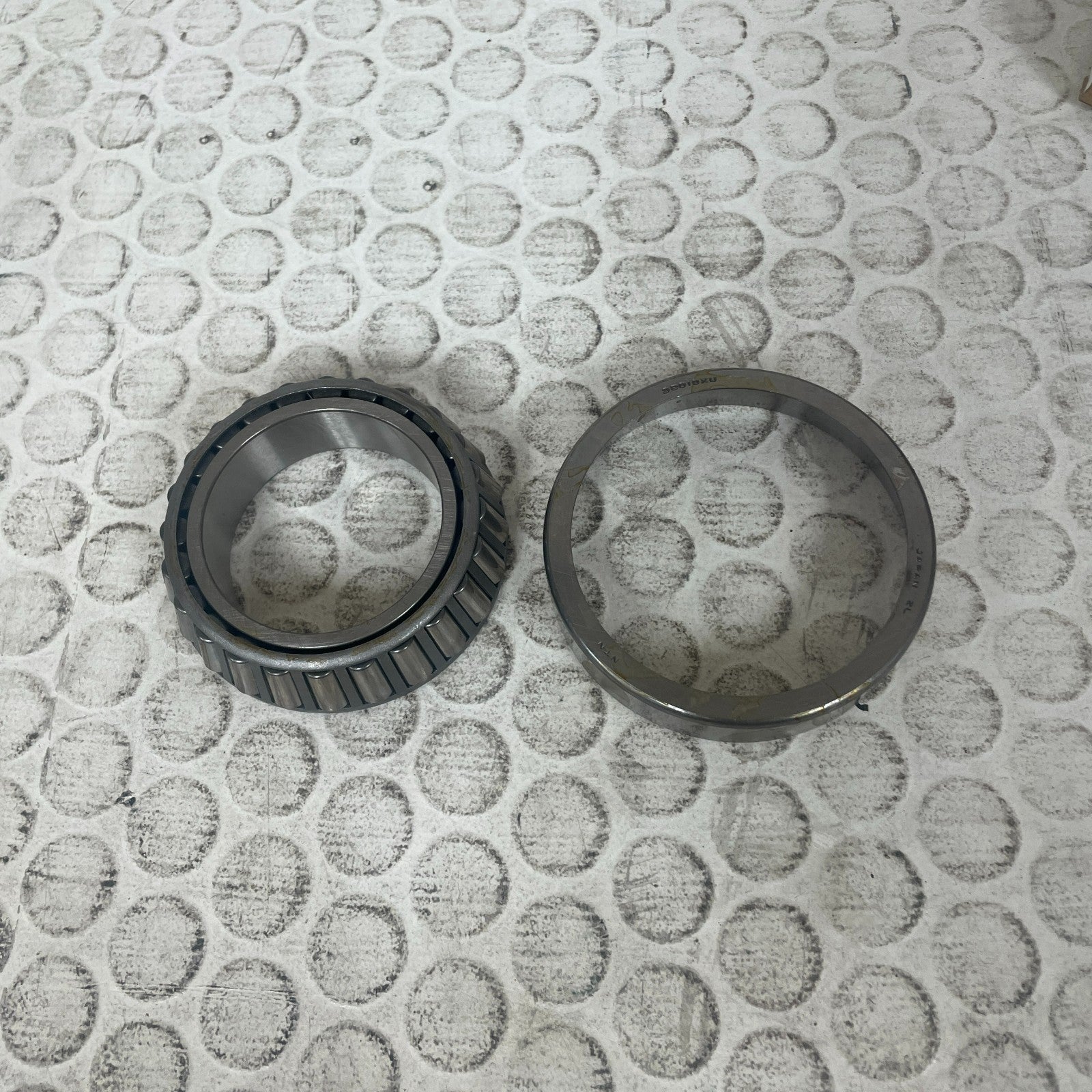 Federal-Mogul 32010-X Differential Carrier Taper Bearing 61-93 Dodge D100 Pickup