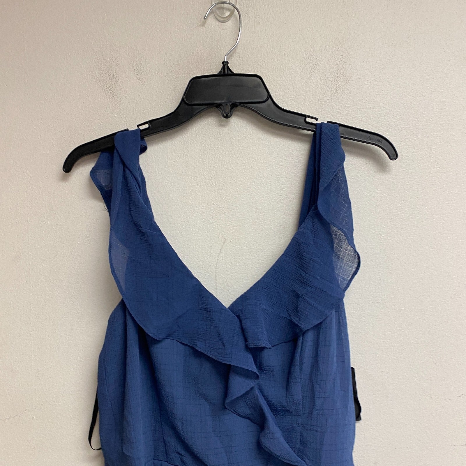 By & By Women's Casual Sheath V-Neck Ruffle Dress Size Large Color: Denim