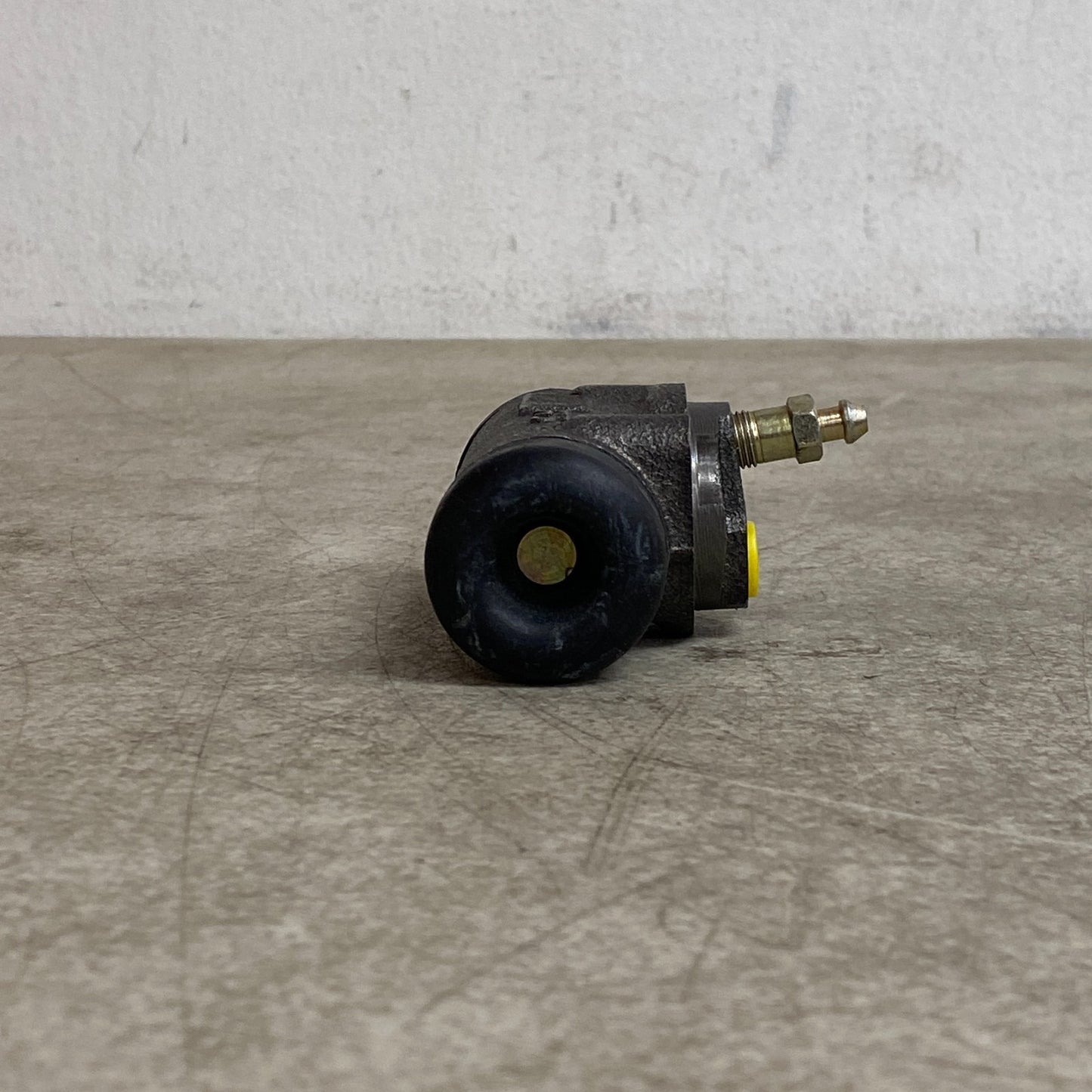 DORMAN W37639 Front Disc Brake Wheel Cylinder 1981-1987 Isuzu Pickup Trooper