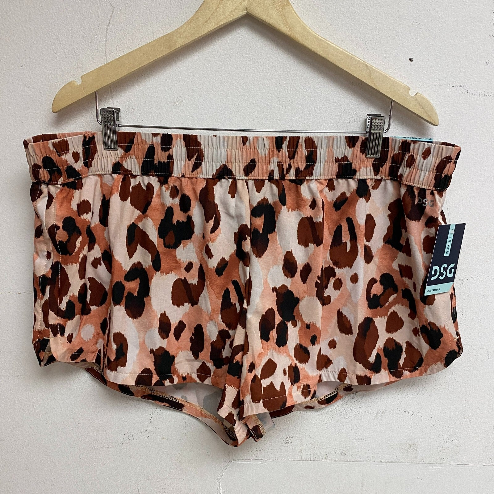 DSG Women's 3 in Stride Run Shorts Painted Leopard Grounded DAW39320APRTZ