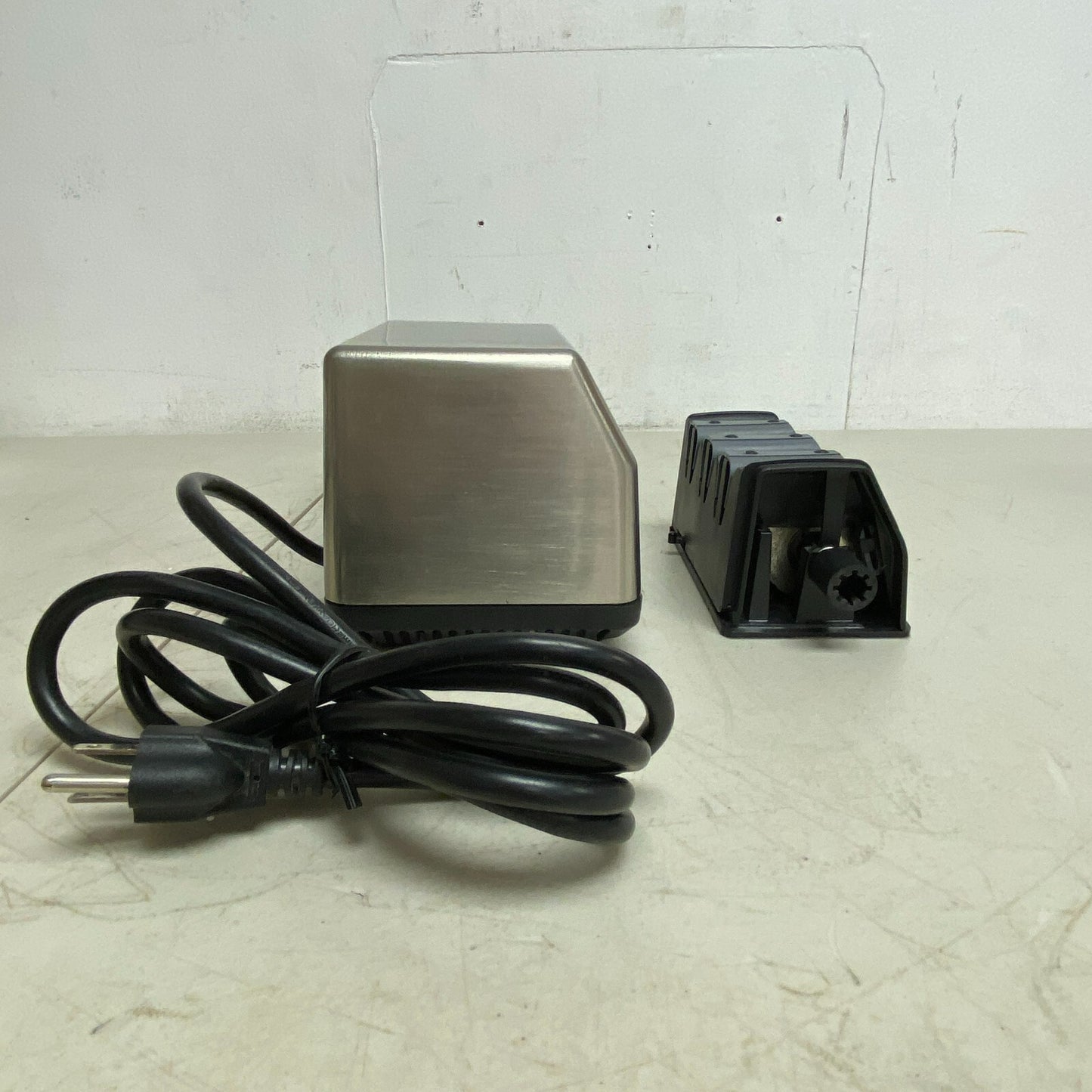 CHEFS CHOICE 2100 COMMERCIAL SHARPENER 3 STAGE 20 DEG TRIZOR INCLUDES 20 DEG,,,,