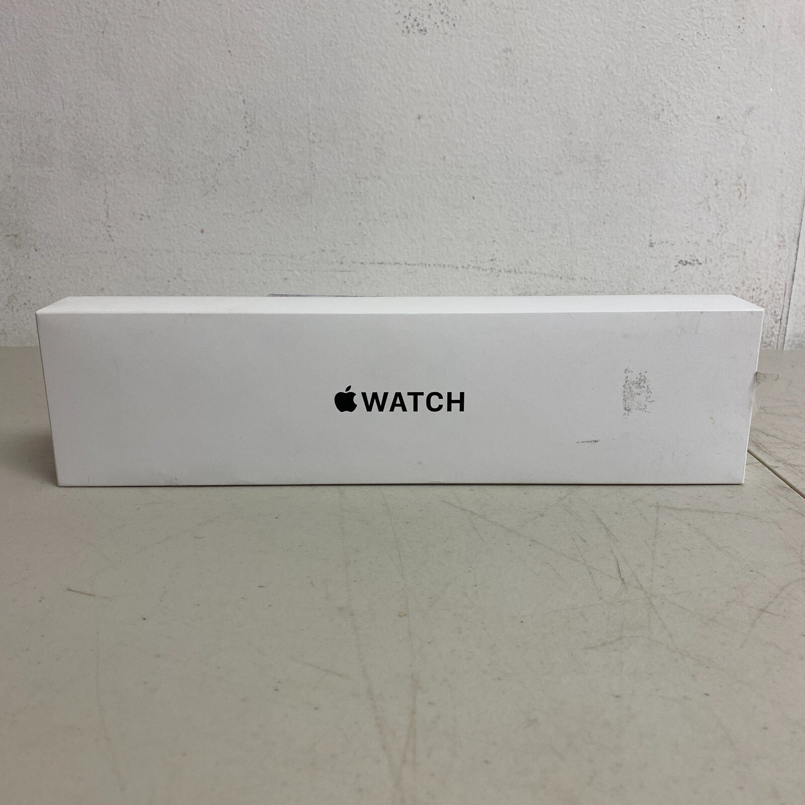 Apple Watch SE (1st Gen) GPS, 40mm Silver Aluminum Case w Abyss Blue Sport Band