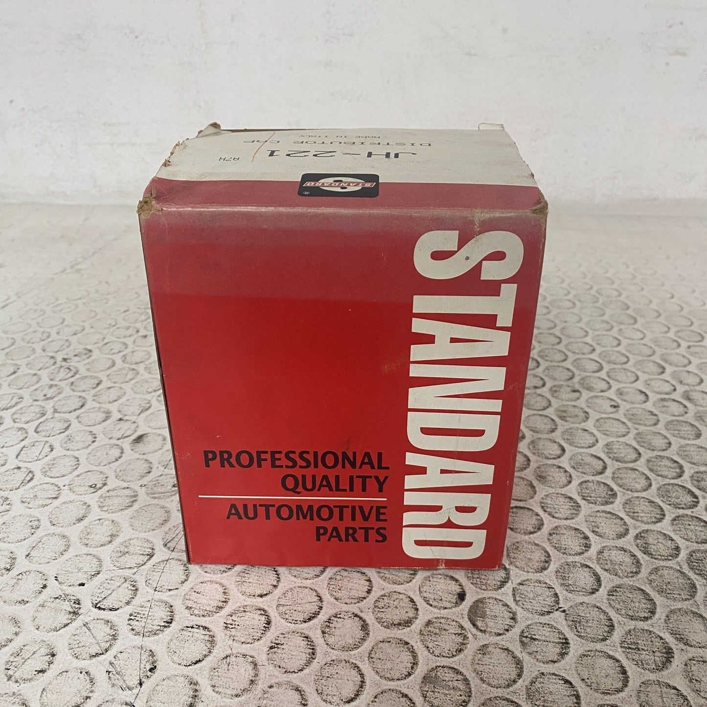 Standard Motor Products JH-221 Distributor Cap 1987-1988 Nissan Stanza