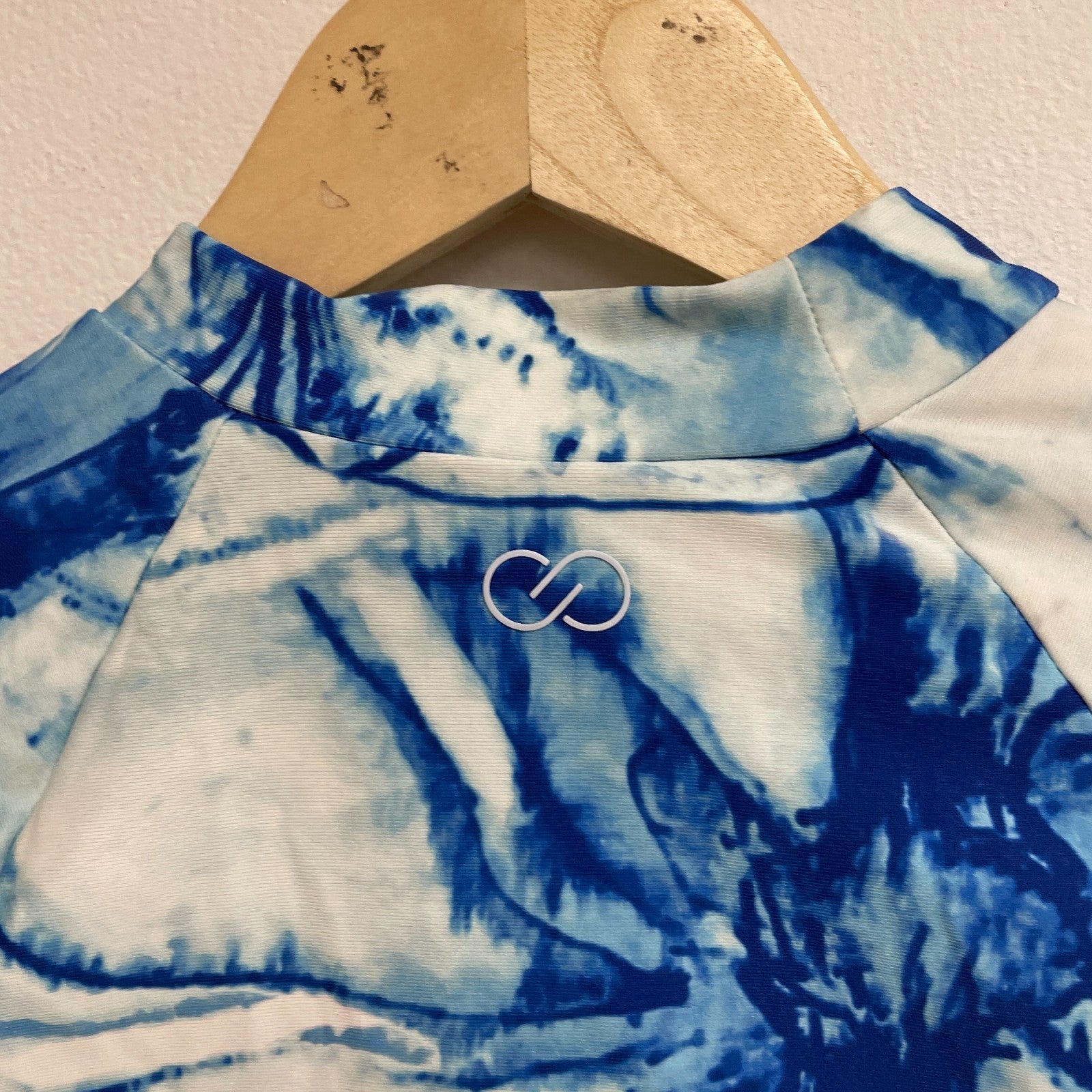 CALIA Womenâs Ruched Long Sleeve Rashguard Floral Blue Swim Top WSA22800PRT