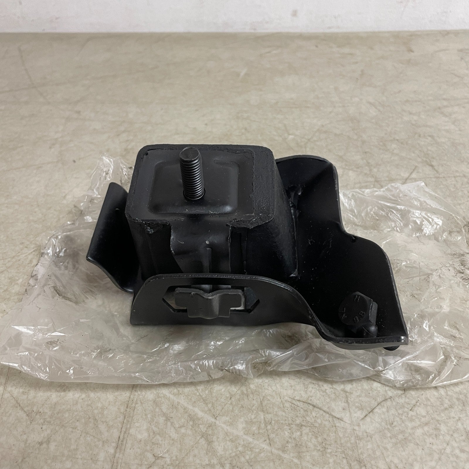 Carquest 2537 Front Left Transmission Mount Fits Buick Olds Pontiac Models