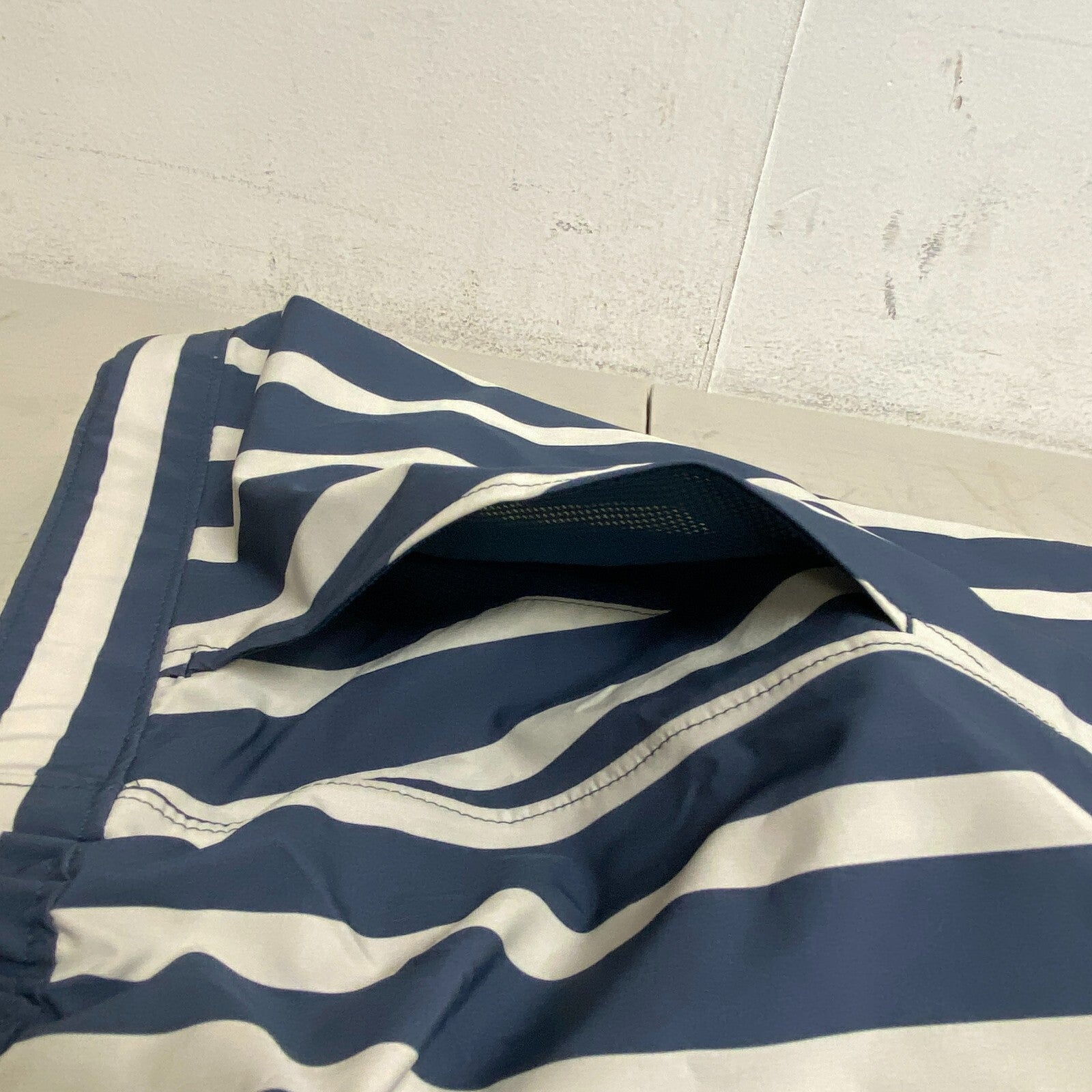 VRST Mens 5" Resort Short Print Navy/White Stripe Summer Stylish  MAX2004645P