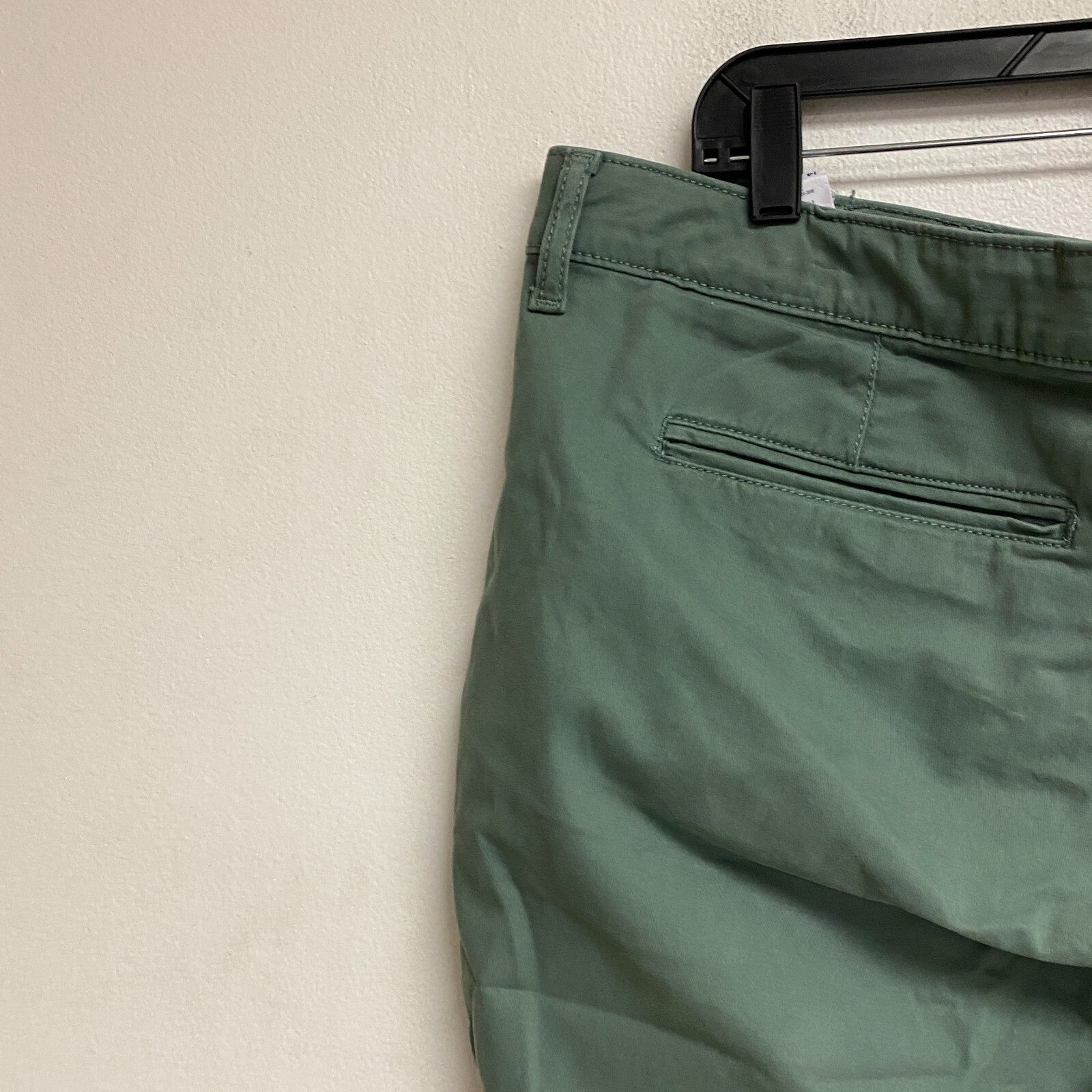 St. John's Bay Woman's Relaxed Fit Girl Pant Mid-Rise Easy Pants Size 16 Laurel