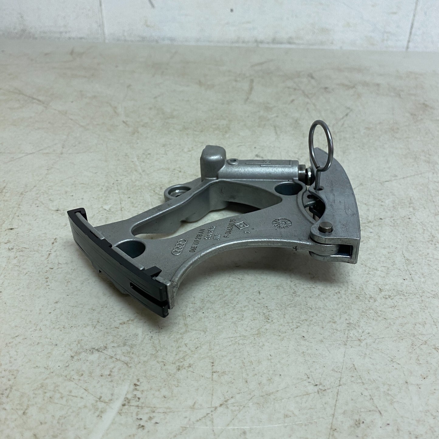 Audi 3.0T Right Timing Chain Tensioner Fit For VW Touareg AUDI A4 Q5 Q7 06E 109