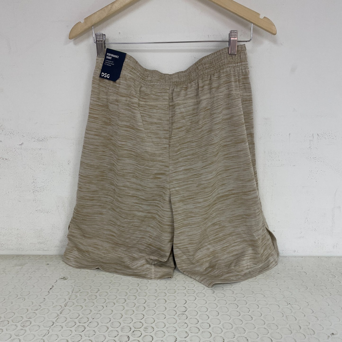 DSG Men's Novelty Textured Training Short CLASSIC KHAKI / PURE WHITE DAM20114N