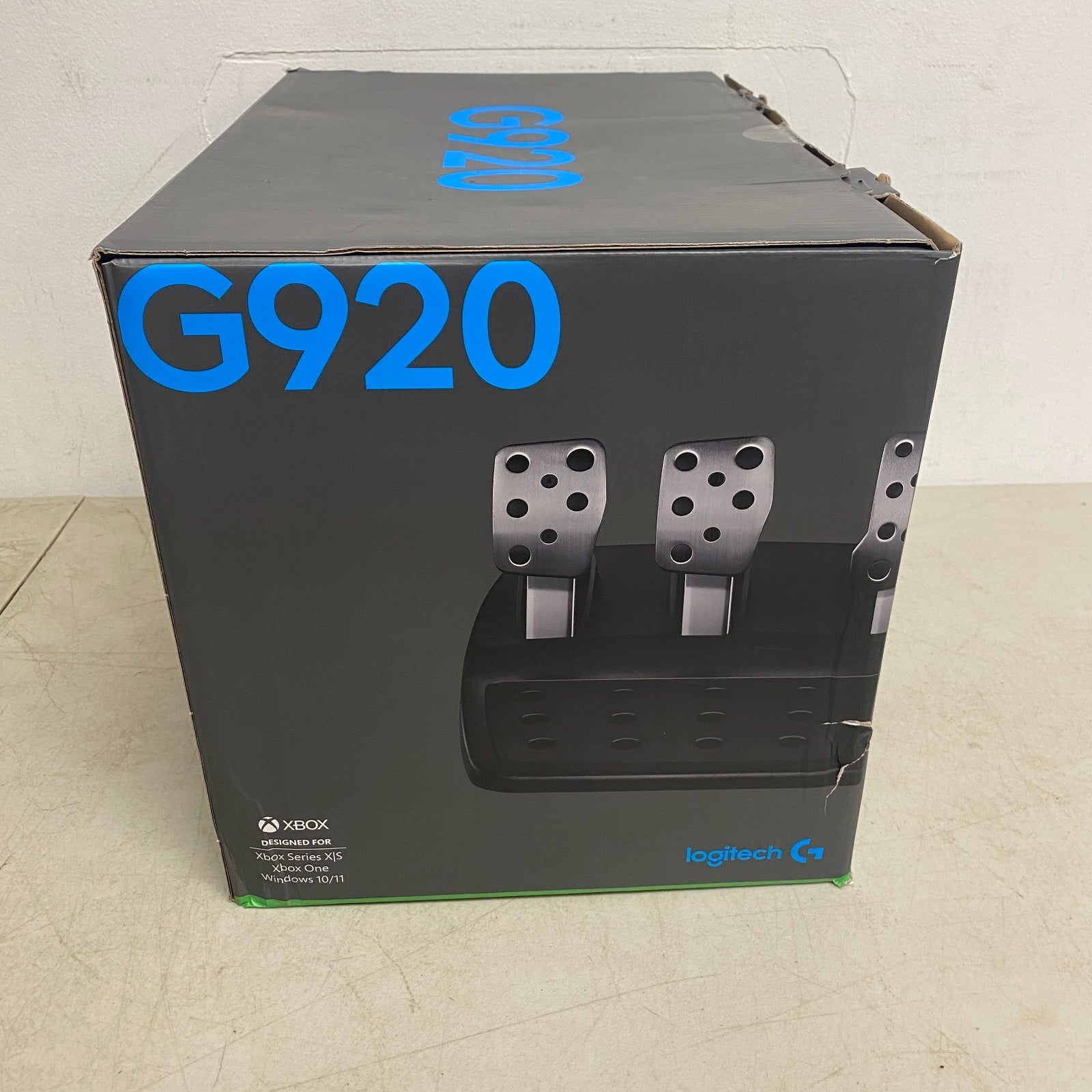 Logitech G920 Driving Force Racing Wheel & Pedals for Xbox Series X|S, Xbox New