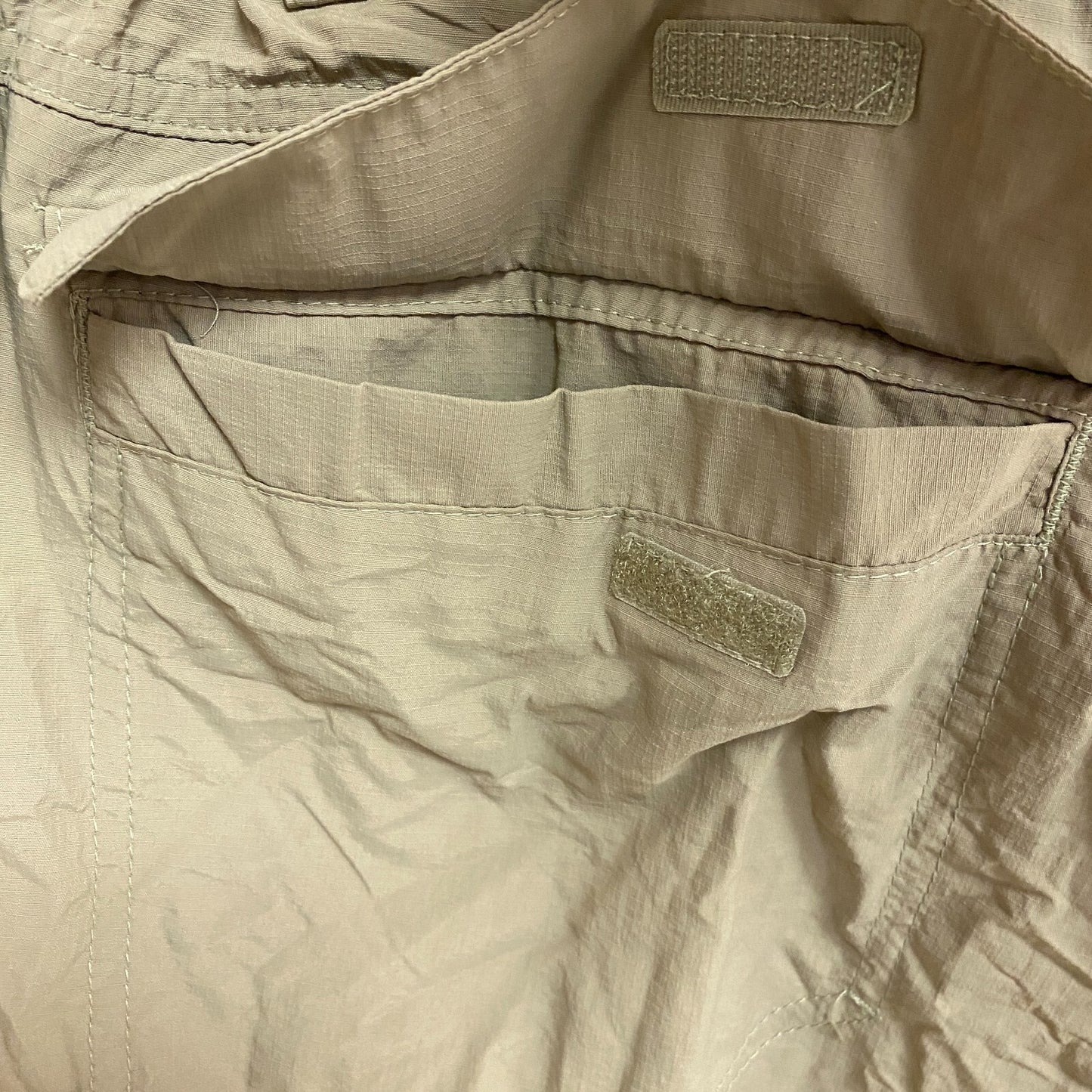 Columbia Men's Trendy Silver Ridge Cargo Shorts Olive Green AM4084-221 Size 40