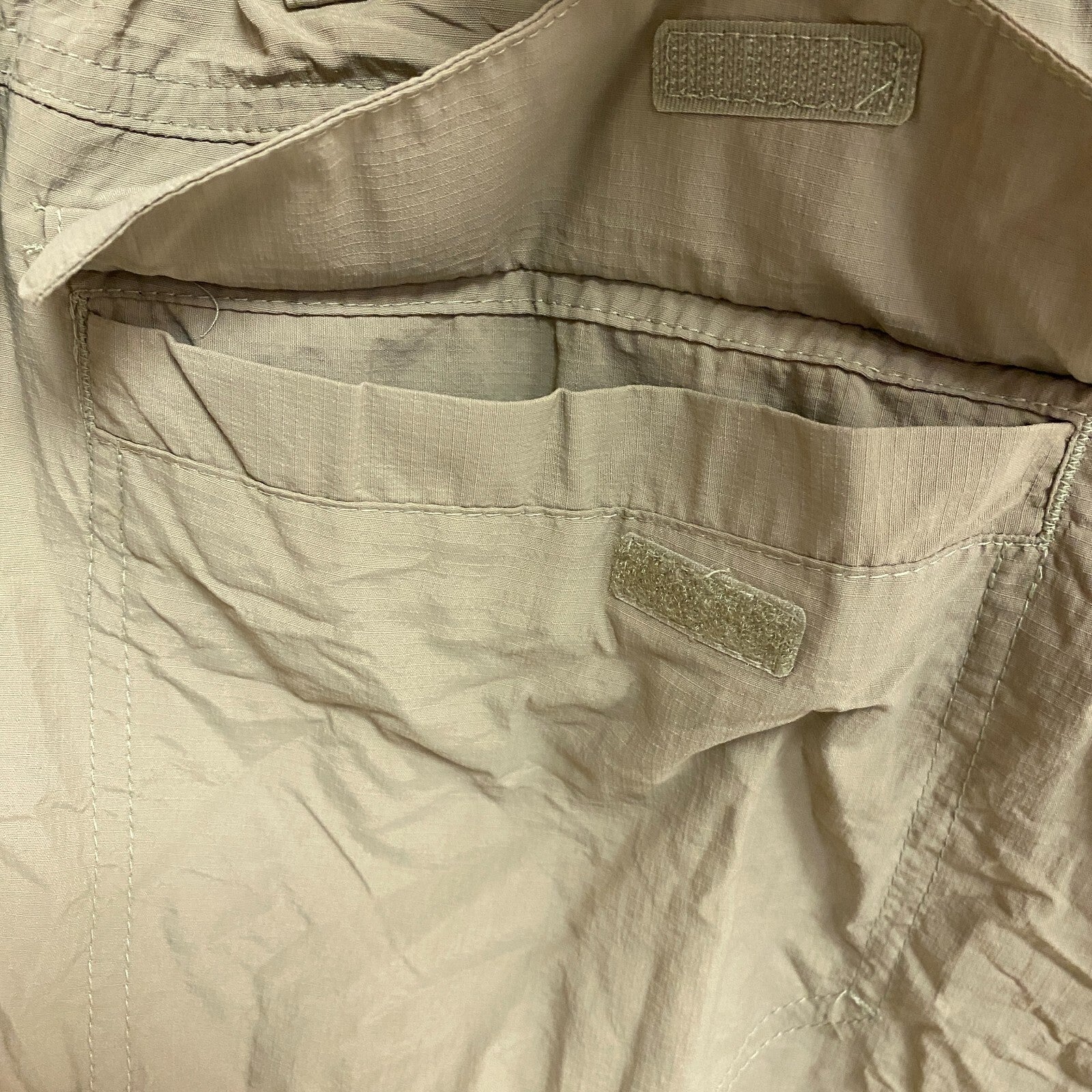 Columbia Men's Trendy Silver Ridge Cargo Shorts Olive Green AM4084-221 Size 40