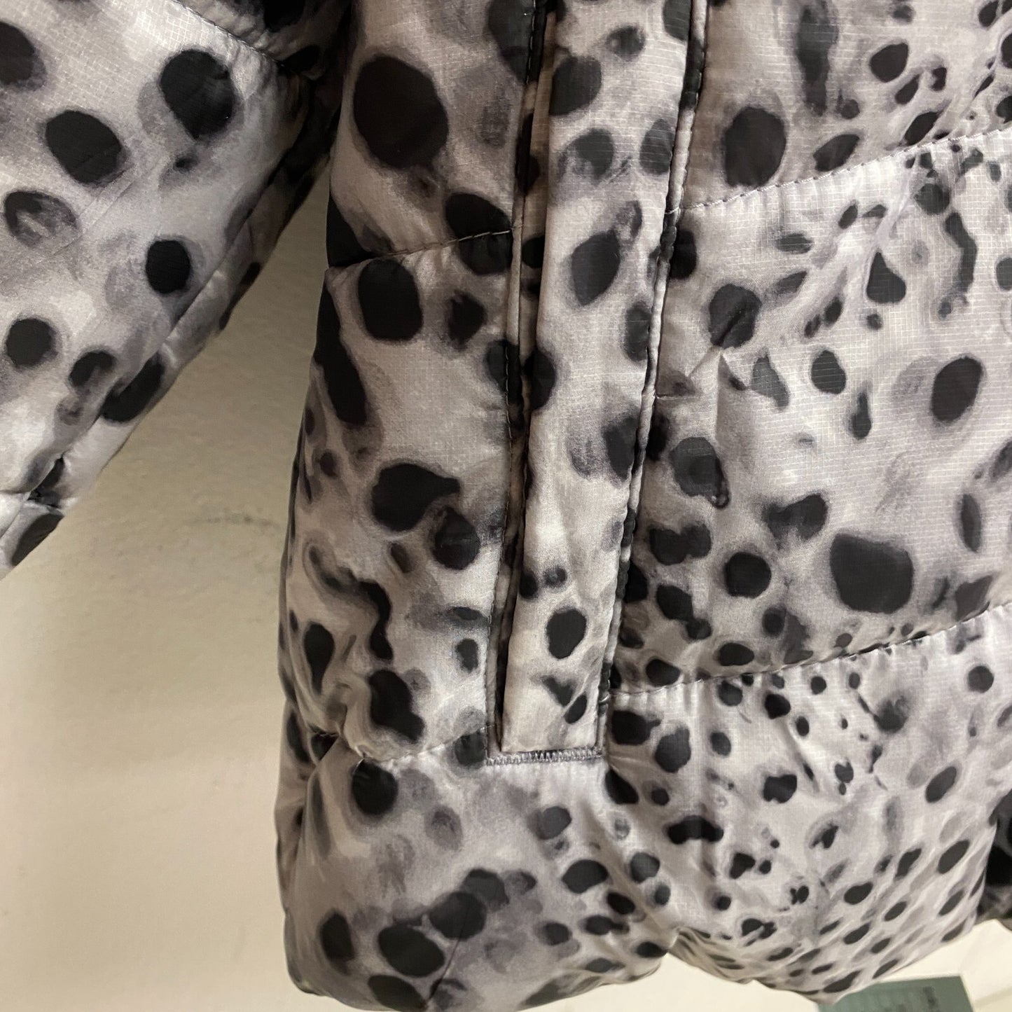 DSG Girls Insulated Puffer Jacket PRT Watercolor Dots Black DOG23501PRTA New!