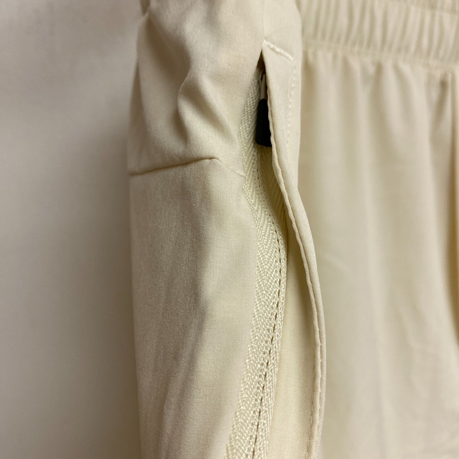 DSG Men's Training Agility Woven Jogger Athletic Fit Elastic Waist Light Sand