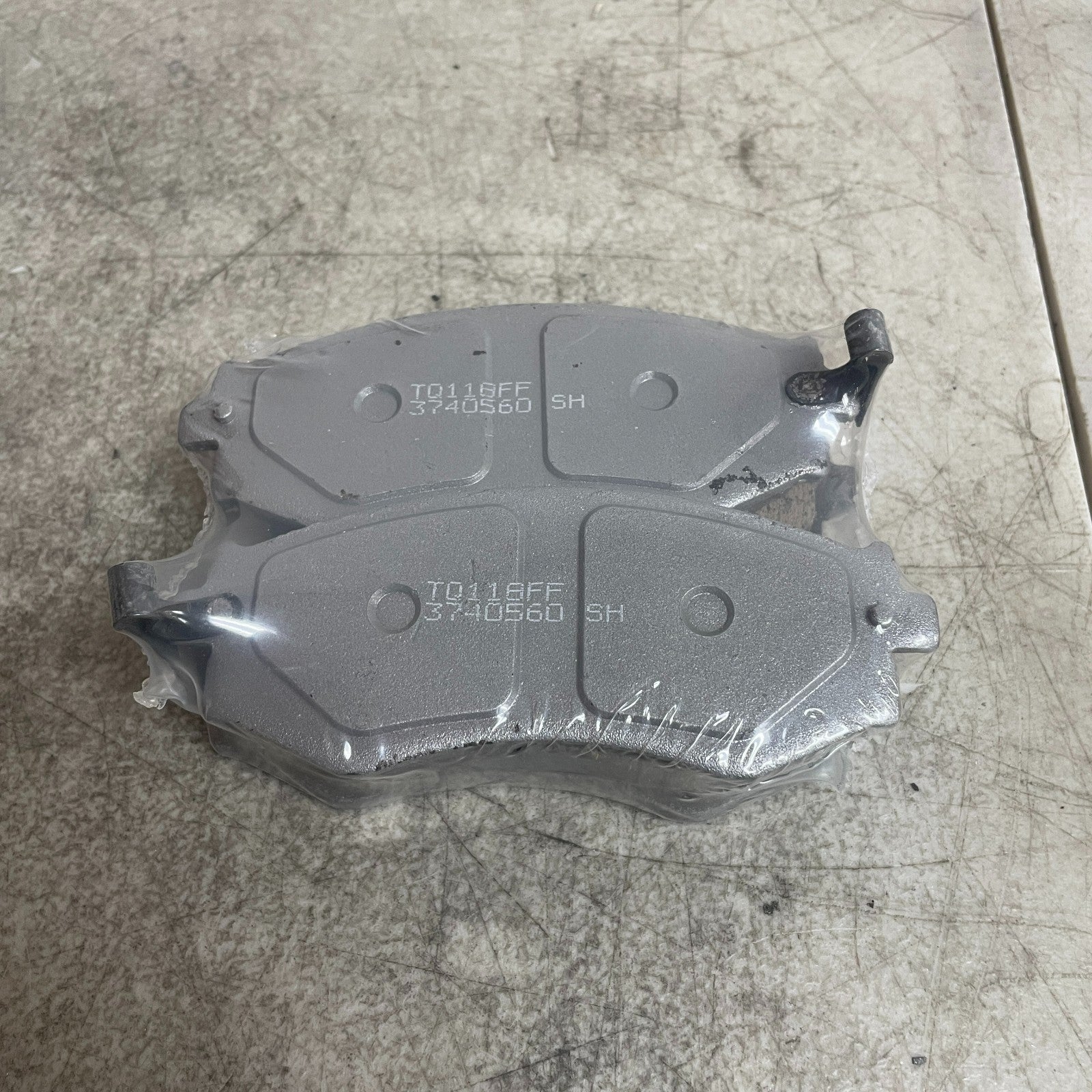 Wagner QC462 Brake Pads ThermoQuiet Ceramic Front 2000-2006 Nissan Sentra