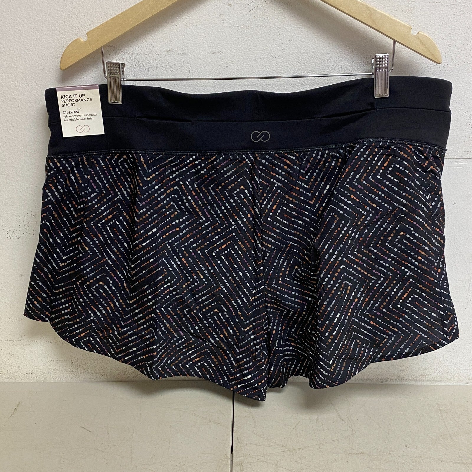 CÙALIA Women's Kick It Up Performance Short LG Mark Making Black WAX12261PRT