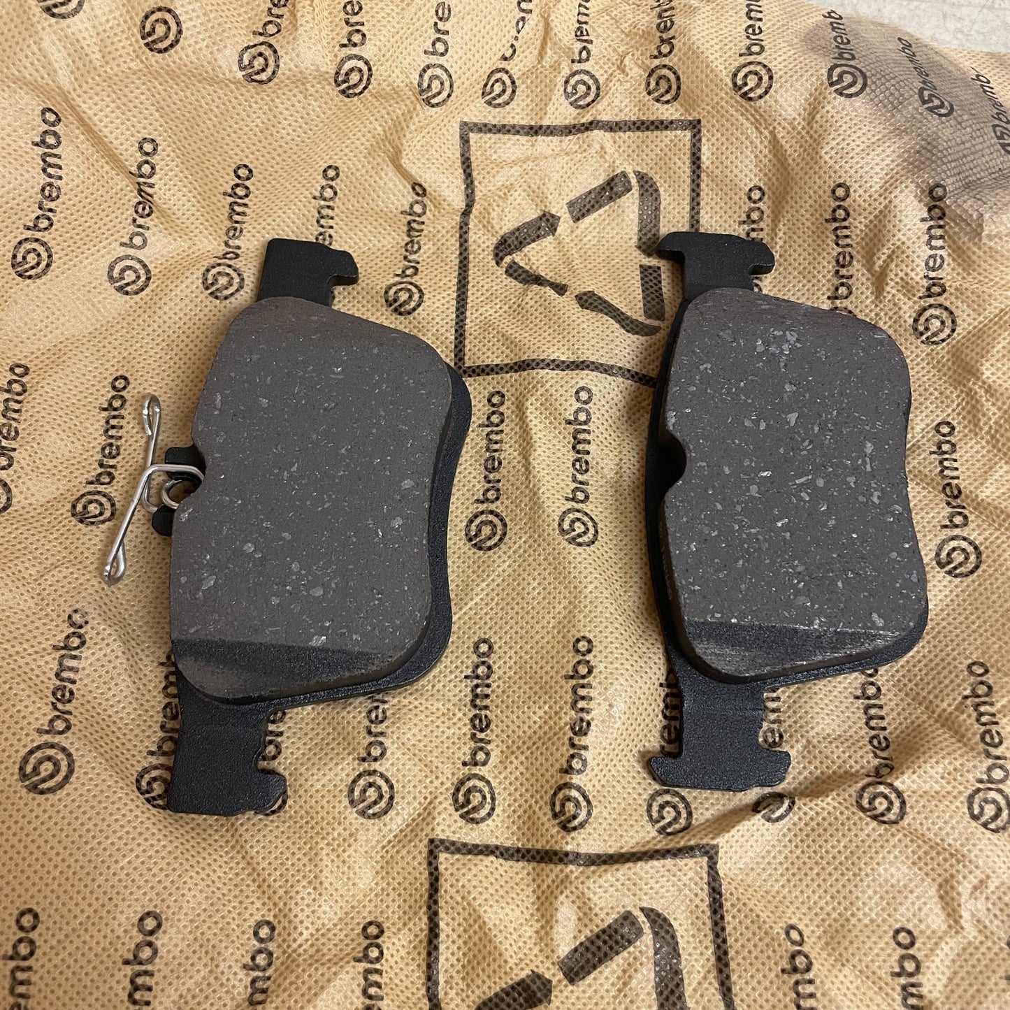 Brembo P85125N Premium Ceramic Rear Brake Pads OE 5Q0698451N Audi VW