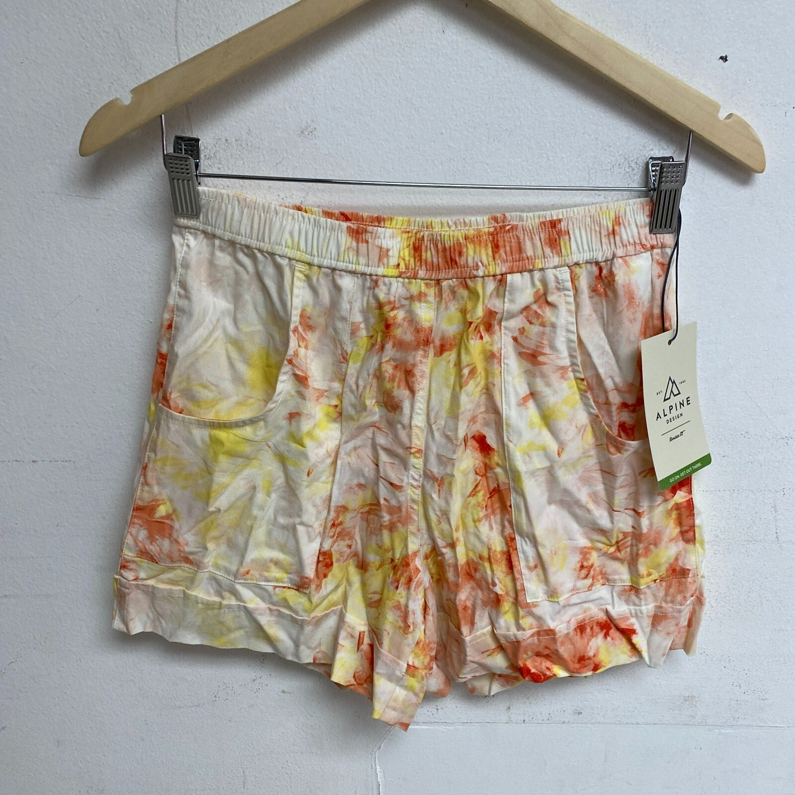 Alpine Design Womens Camping Shorts Soft Peach/Floral ADW13808