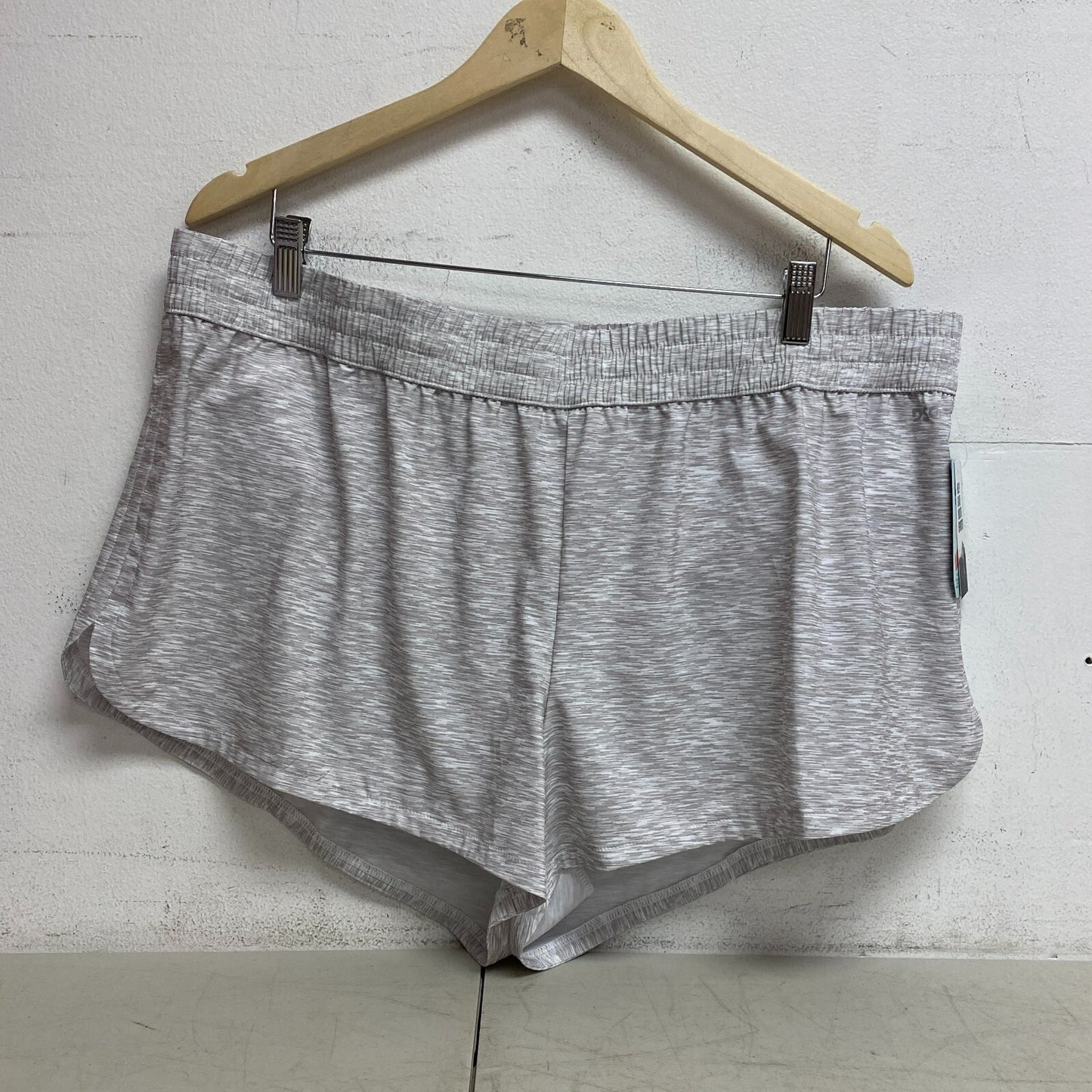 DSG Womens 3 in Performance Stride Short Pure White Heather DAW39320APRT