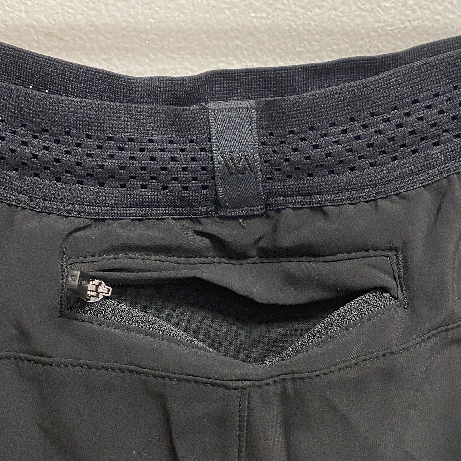 VRST Men's 5" Relaxed Fit Enthusiast Lined Run Short  Pure Black MAX100420