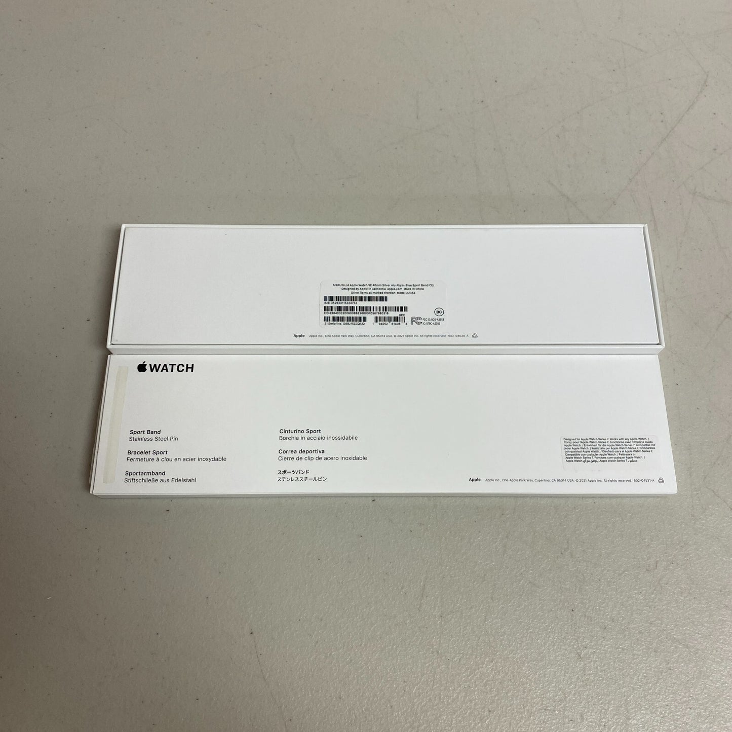 Apple Watch SE (1st Gen) GPS, 40mm Silver Aluminum Case w Abyss Blue Sport Band