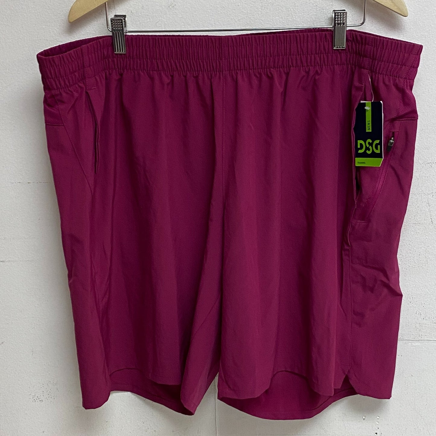 DSG Men's 8'' Agility Woven Shorts Wild Berry Training Solid DAM20111X