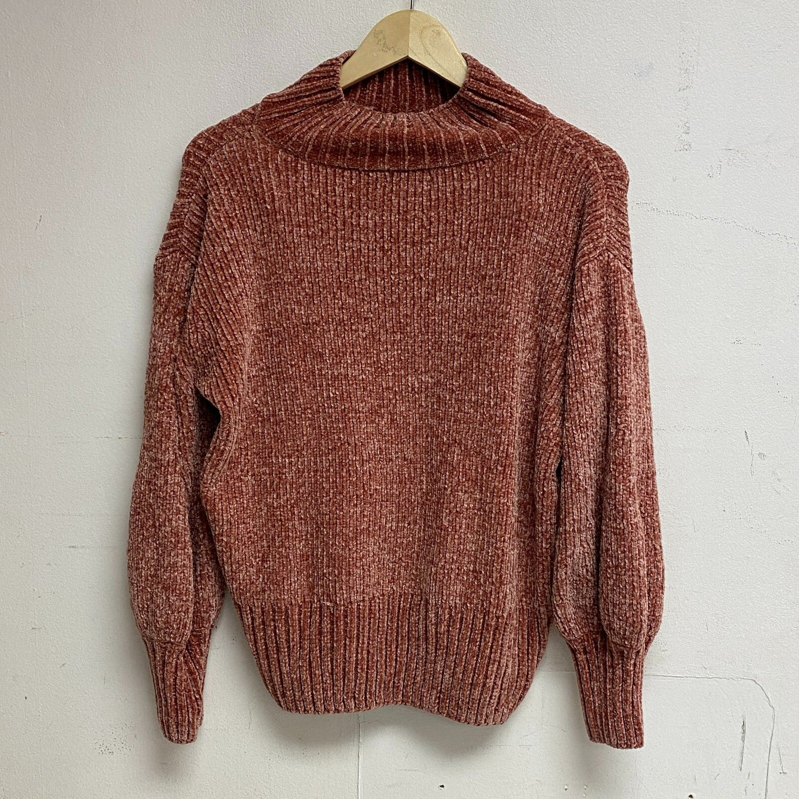 CYNTHIA ROWLEY Womens Small Turtle Neck Plush Sweater Top Pullover Pink Size M