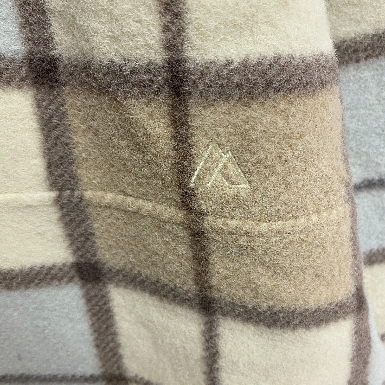 Alpine Design Women's W AD Wayfarer Fleece 1/4 Zip Frigid Plaid Tan ADW23680P