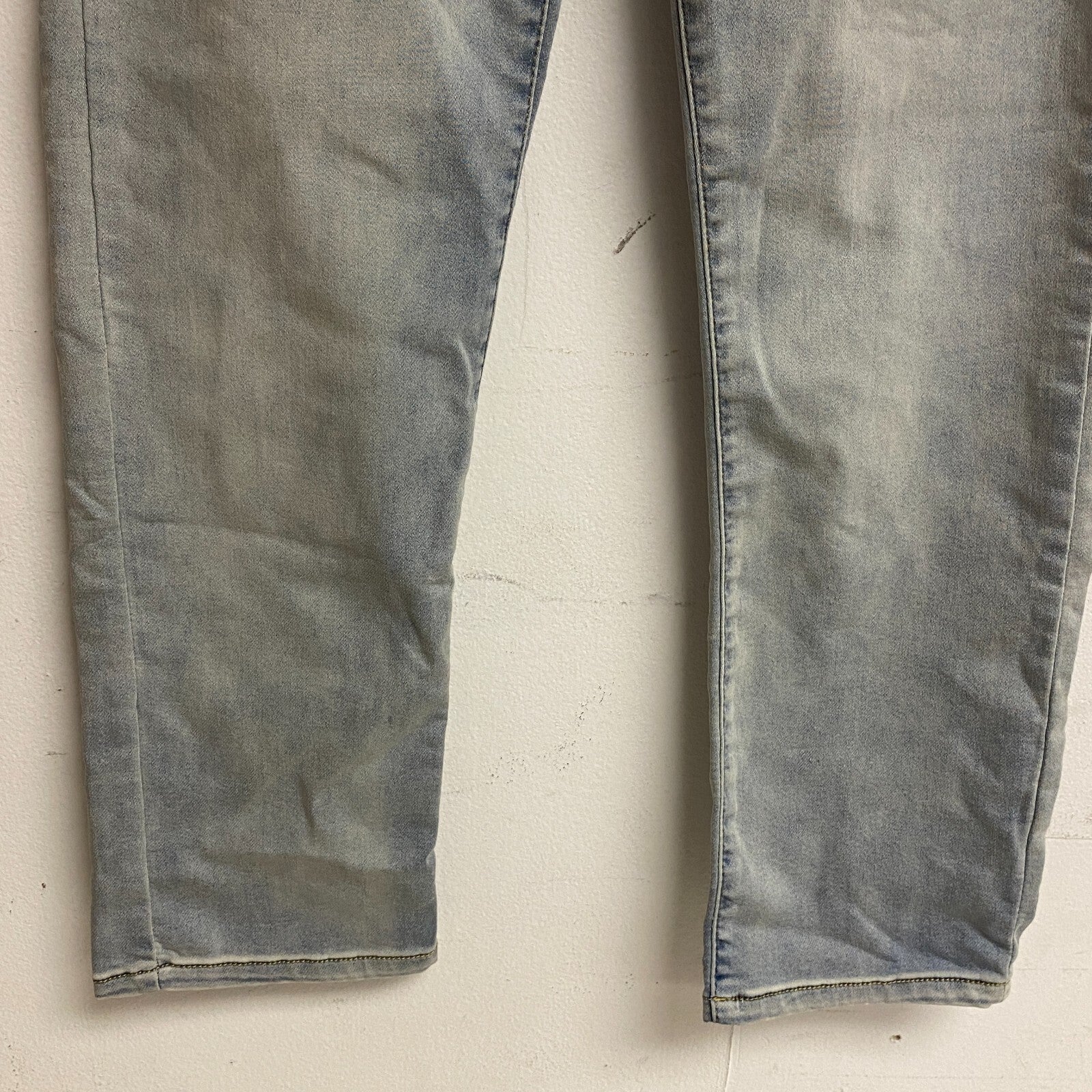 There bouts Husky Flex Knit Slim Denim Men's Jeans Size 10 Color-way Jayden