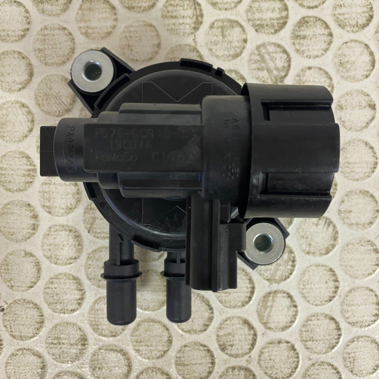CARQUEST Premium Vapor Canister Purge Solenoid Black CPC1126