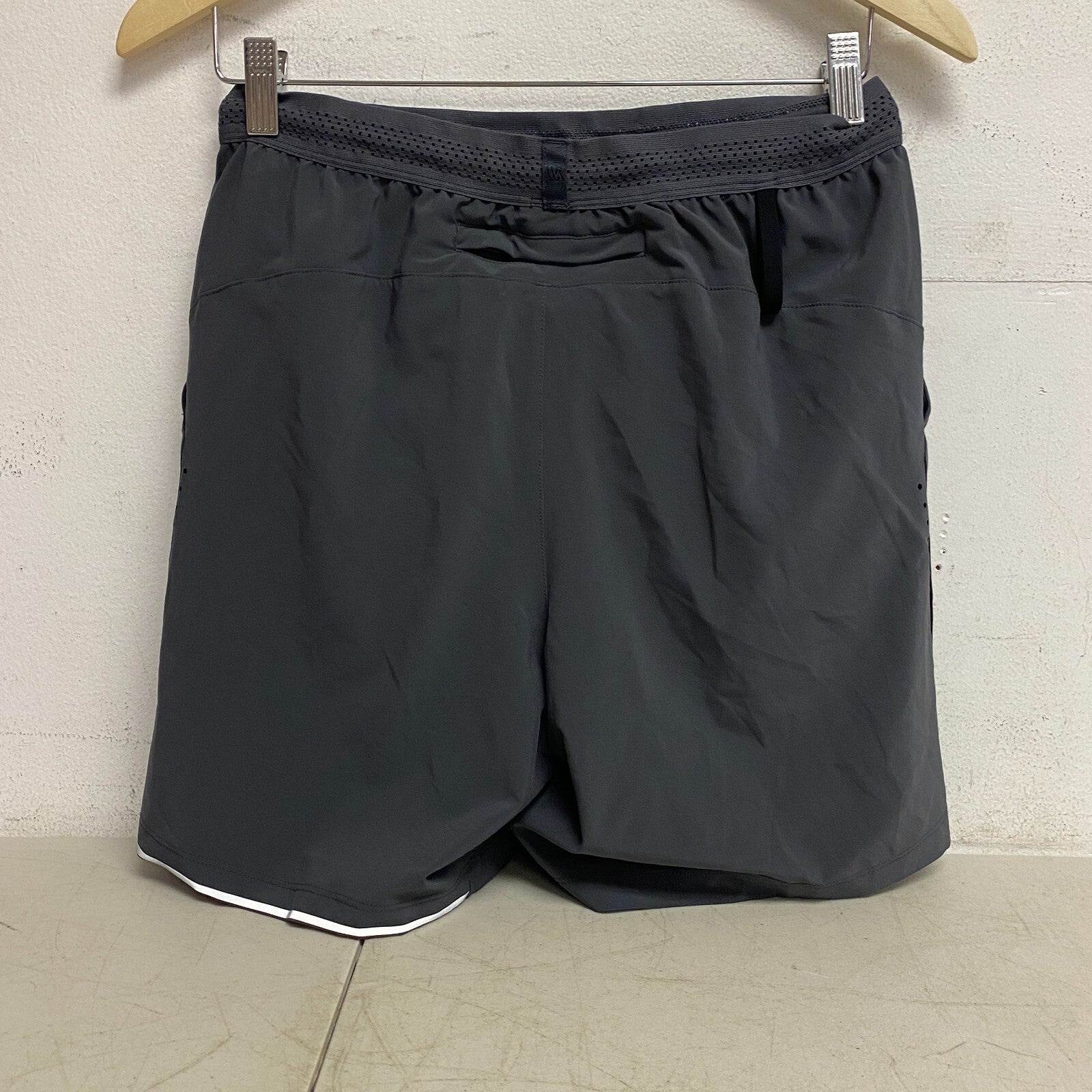 VRST Men's Enthusiast 7" Relaxed trendy Run Short Graphic Charcoal MAX100421